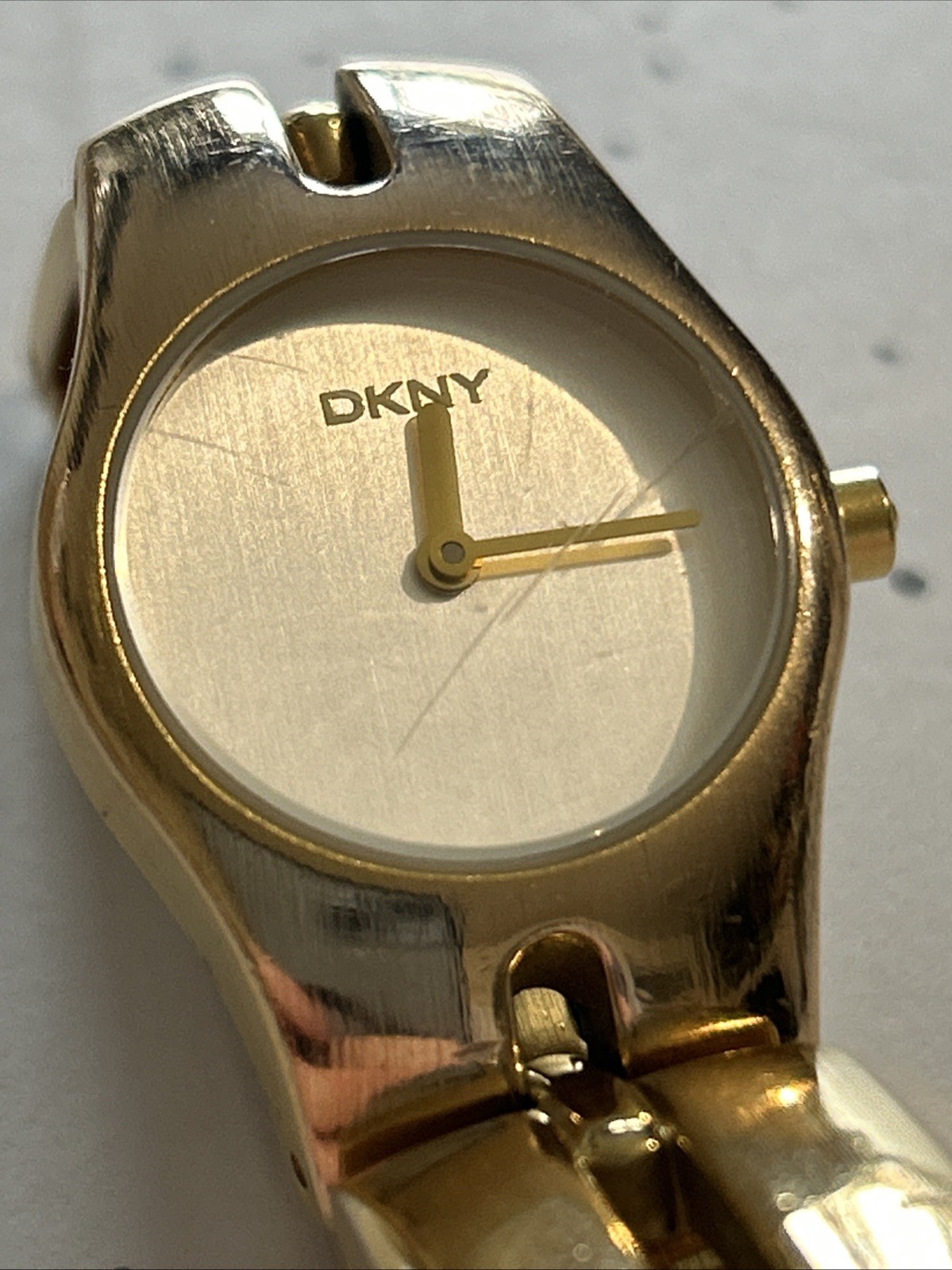 DKNY NY-3075 Ladies Brushed Gold Tone Steel Bracelet Watch Untested