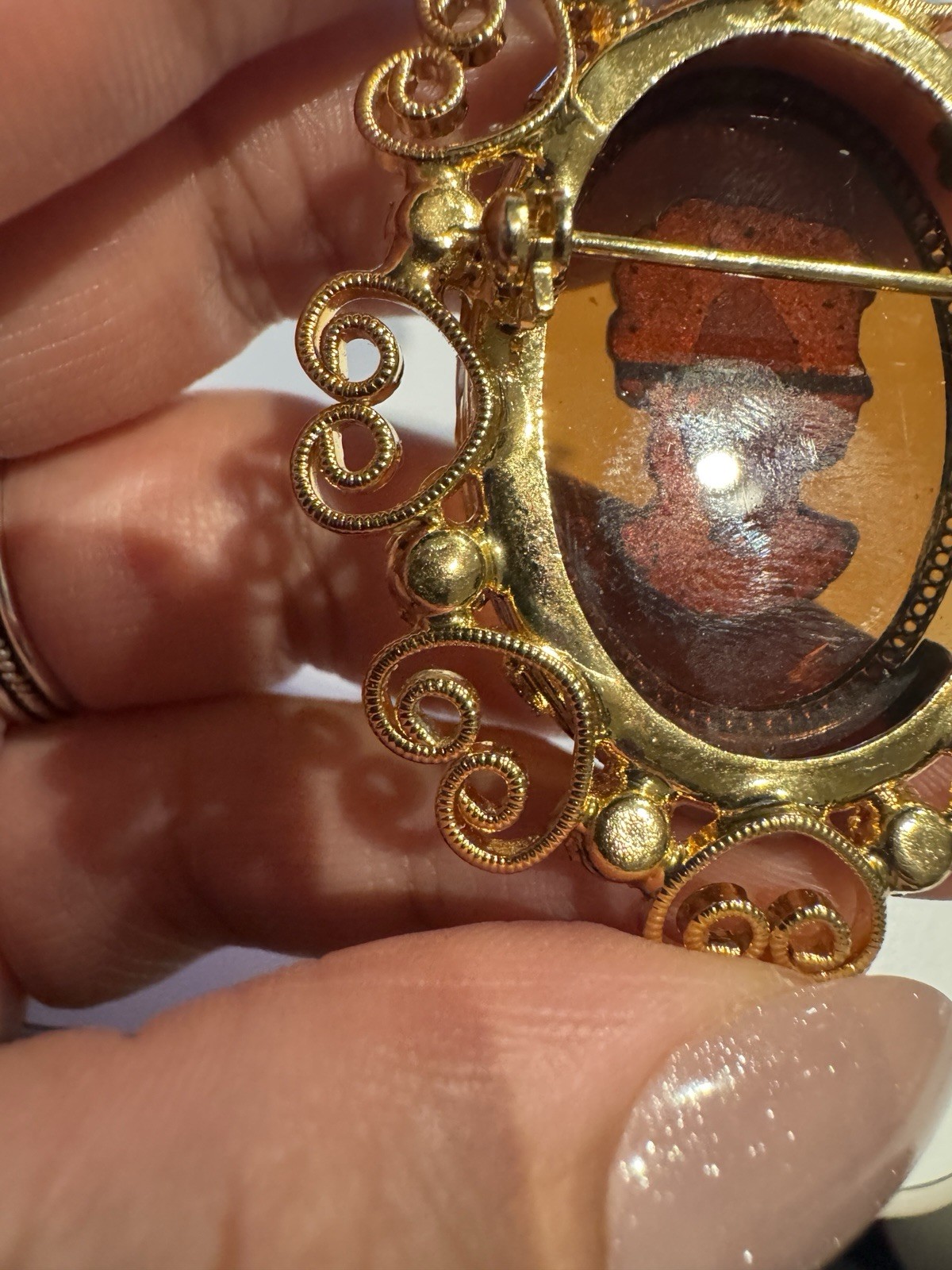 Confirmed Vintage JULIANA Cameo For CELEBRITY NY Brooch / Pendent & Earings Set