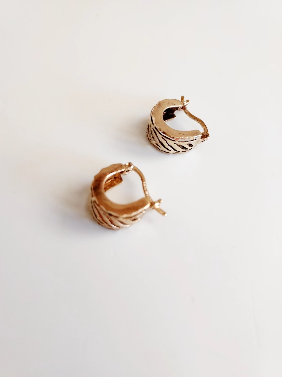Sterling Huggie Hoop Earrings, Latch Back Closure. Stamped – See Description