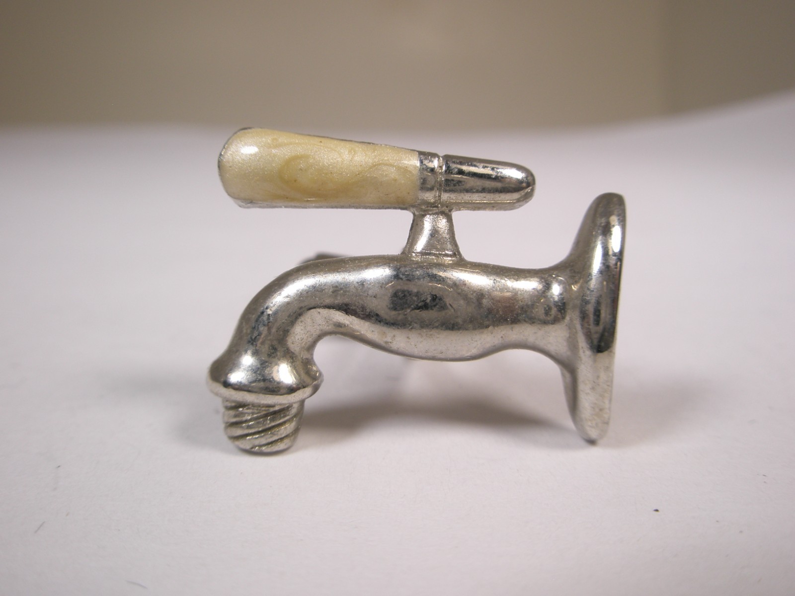 Water Faucet Sink Fixture SINGLE Vintage Cuff Link replace lost/broken zr42