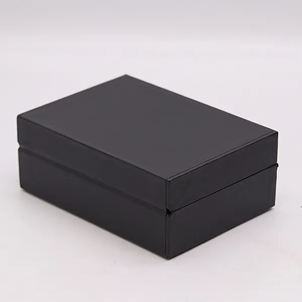 Excellent condition Seiko watch, empty box, black color, men’s/women’s w