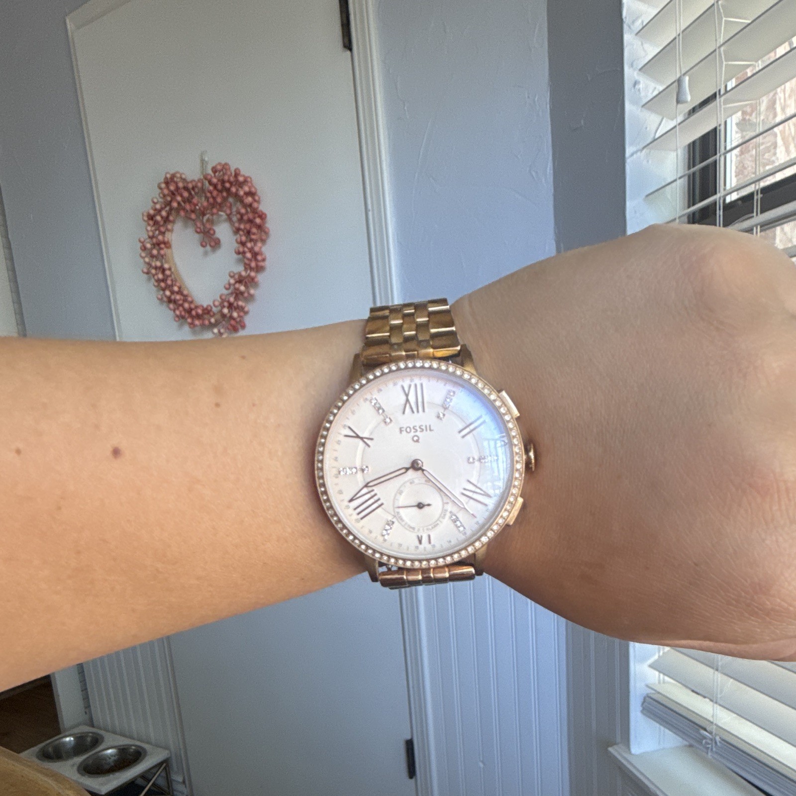 Fossil Q Women’s Quartz Analog hybrid Rose Gold watch 38mm 30m