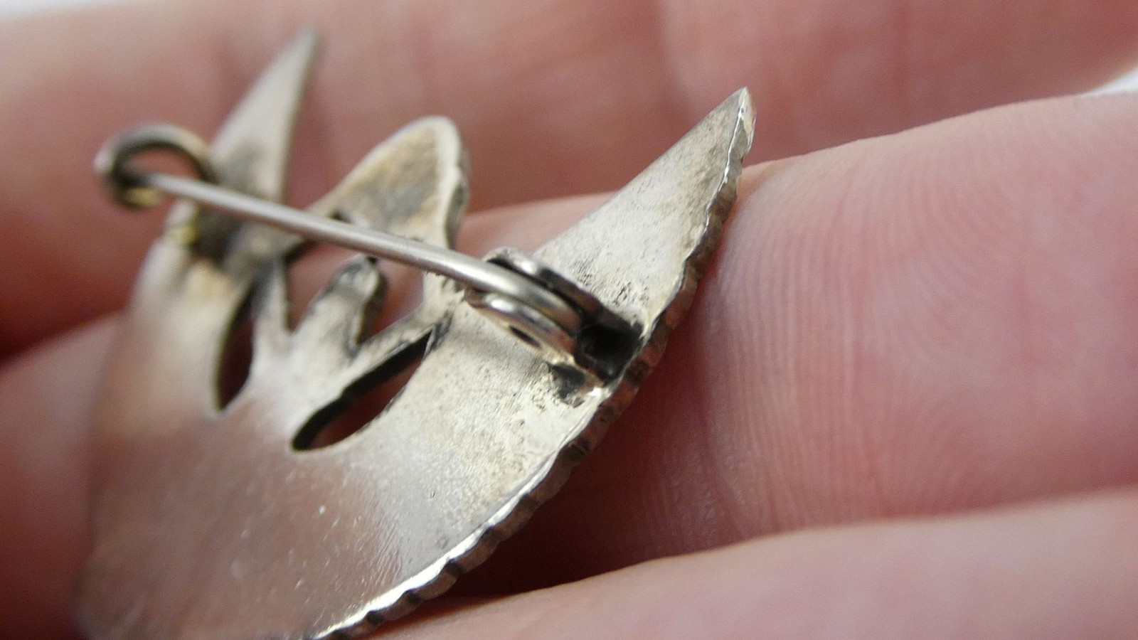 Vintage Unmarked Sterling Silver Egyptian Revival Isis Pin Brooch 5.6g 1 3/8 In