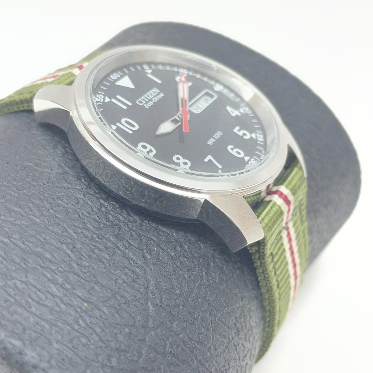CITIZEN ECO-DRIVE WR100 DAY DATE FIELD WATCH NATO STRAP BLACK DIAL (CMP124188)
