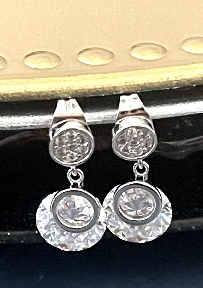 New Authentic 4 CT Moissanite Drop/Dangle Stud Earrings Round S925 NEW