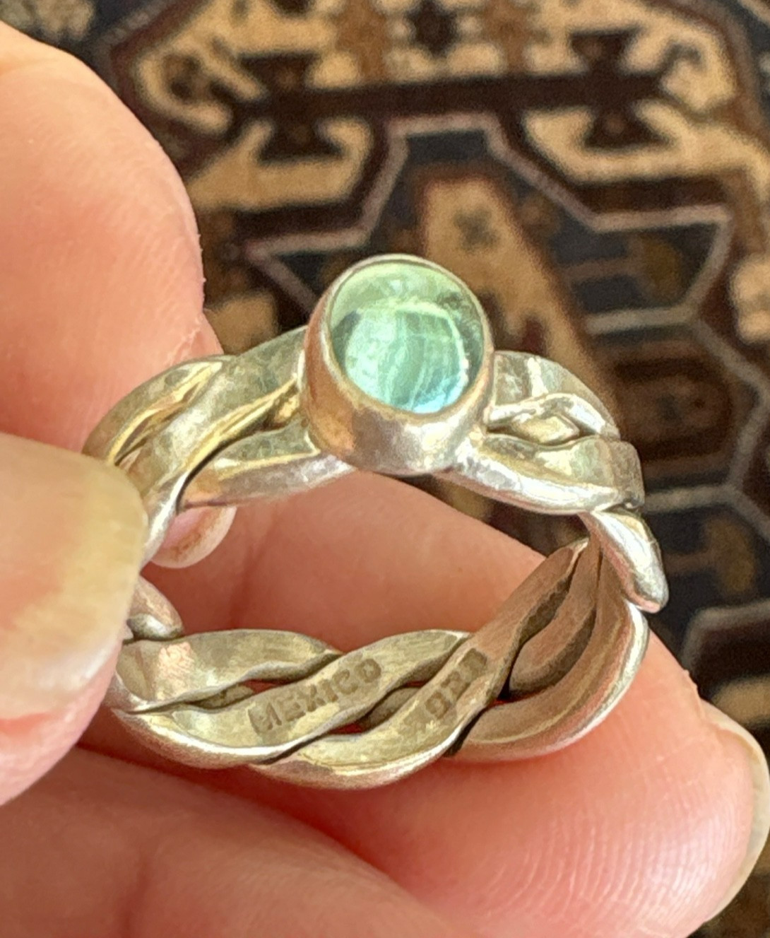PRETTY WOMEN’S VINTAGE STERLING SILVER PUZZLE RING WITH AQUA COLOR STONE