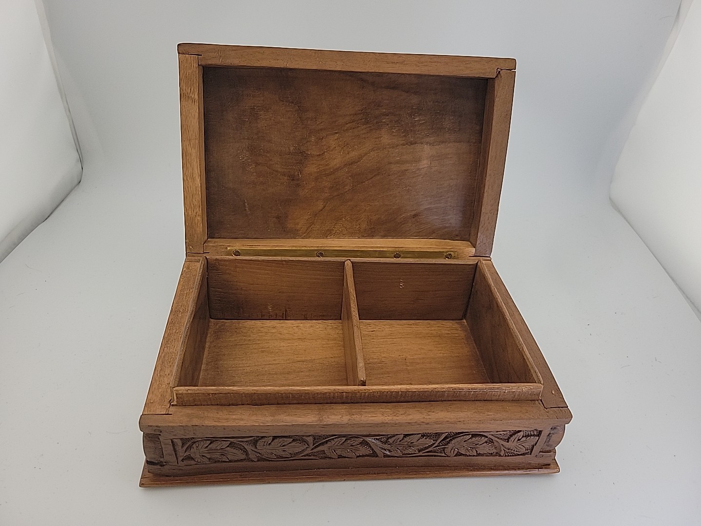 Hand Carved Kashmiri Walnut Wood Jewelry Box with Removeable Tray Signed 8.5×5.5