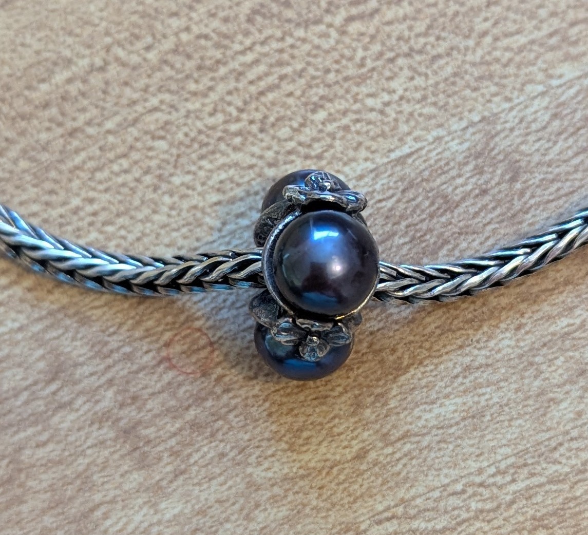 Authentic TrollBeads Retired Triple Pearl Black