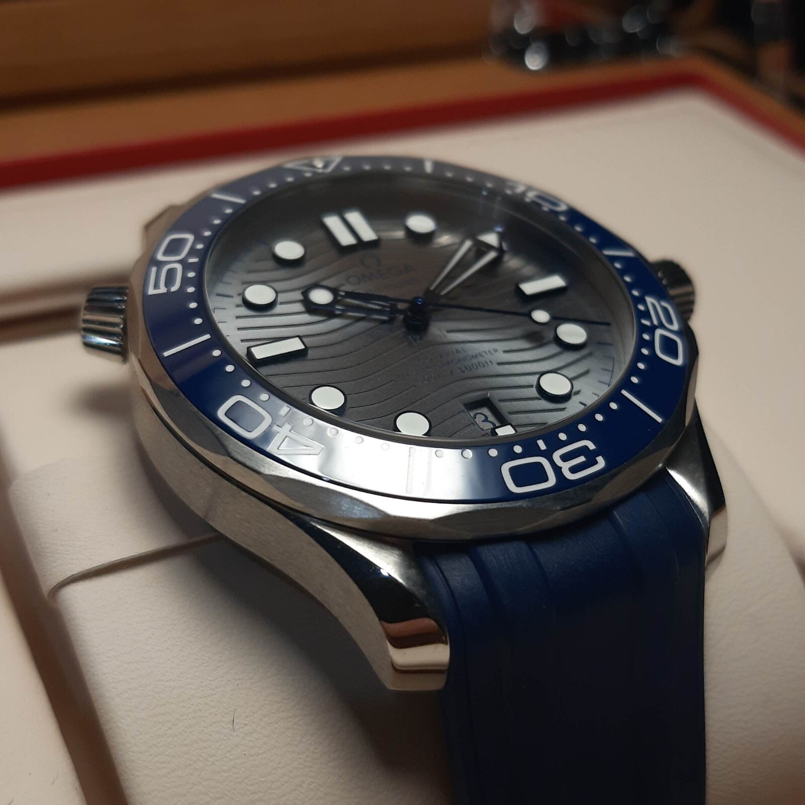 OMEGA SEAMASTER DIVER 300M CO-AXIAL CHRONOMETER GRAY 42MM