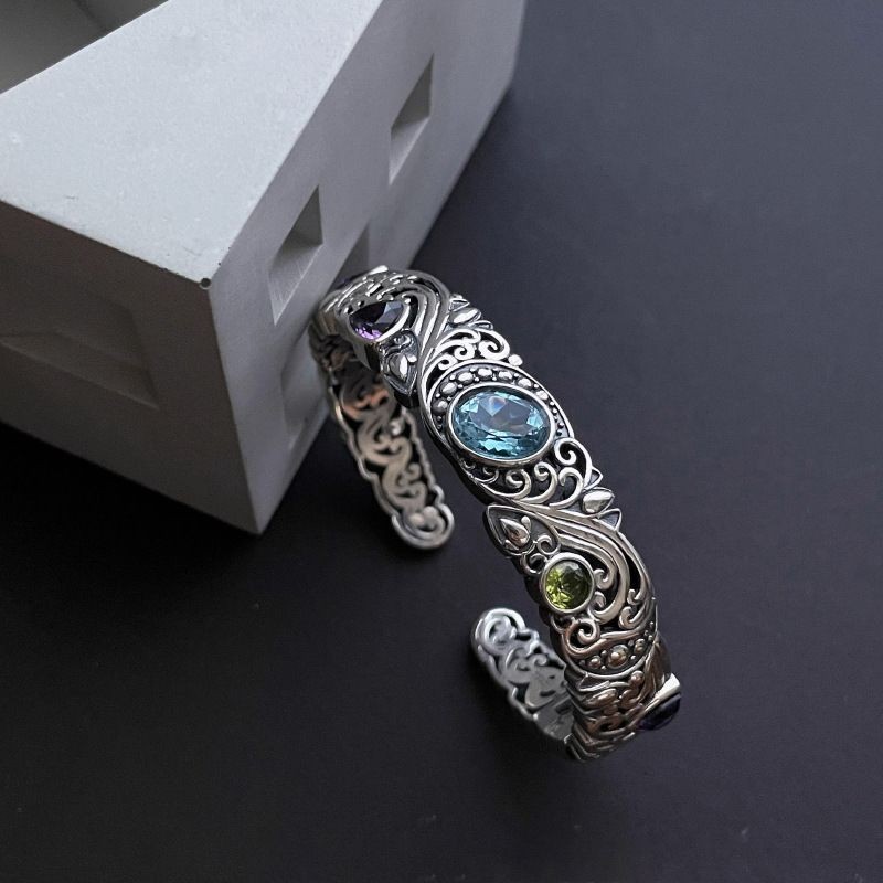 Vintage openwork carved bracelet