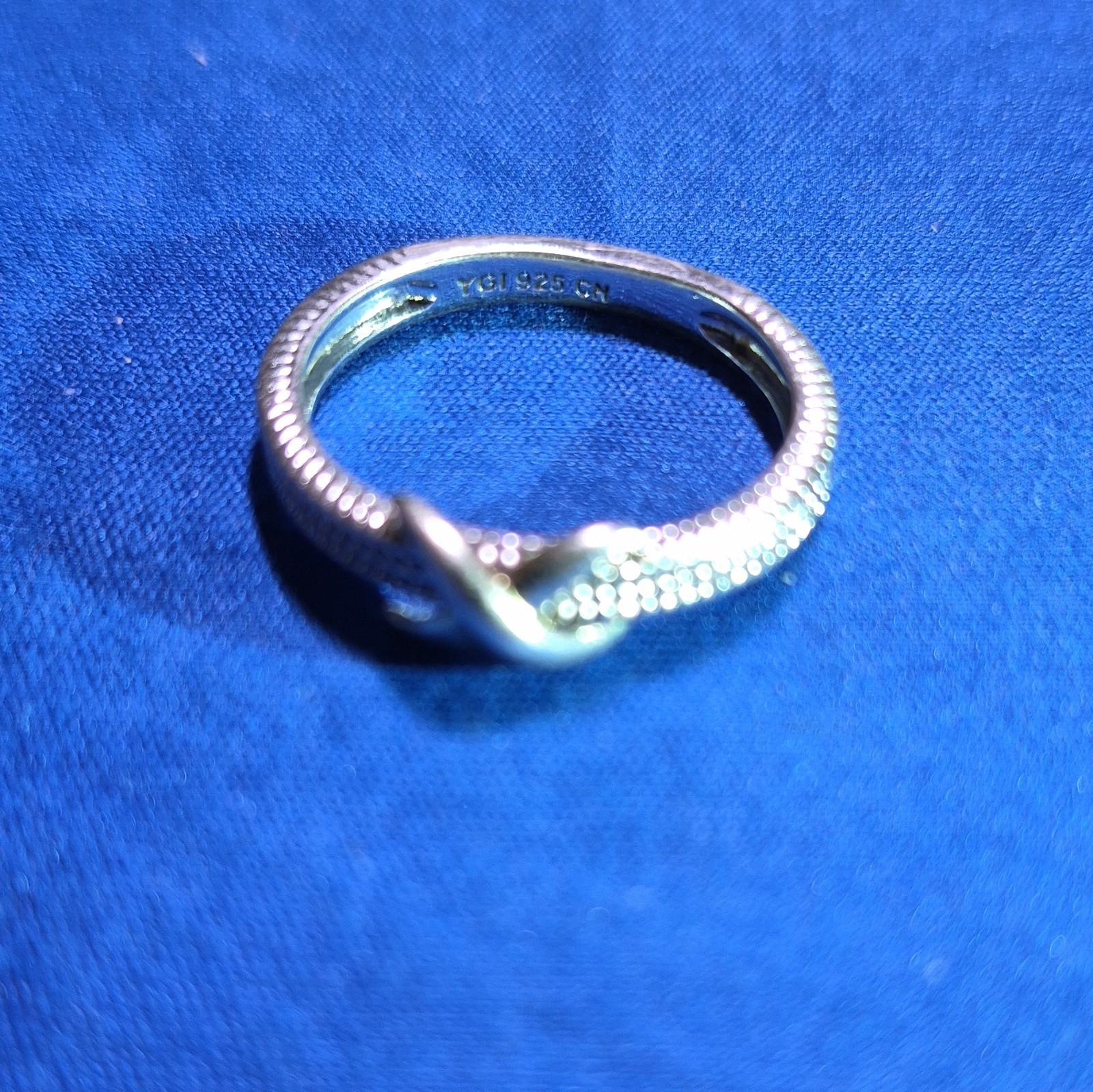 YGI Signed 925 Sterling Silver Silver Knot Loop Ring Size 5.5 No Stone