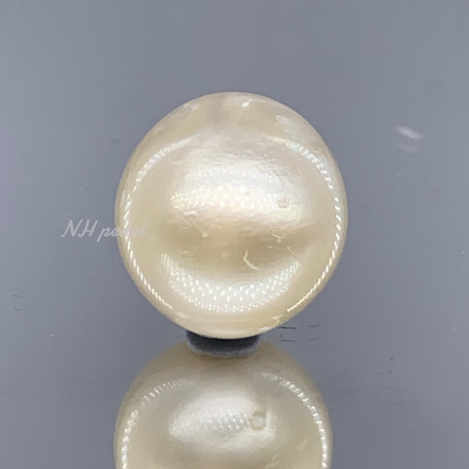 South Sea Pearl white Round Baroque 14.7mm x 15.1mm, 4.70g undrilled