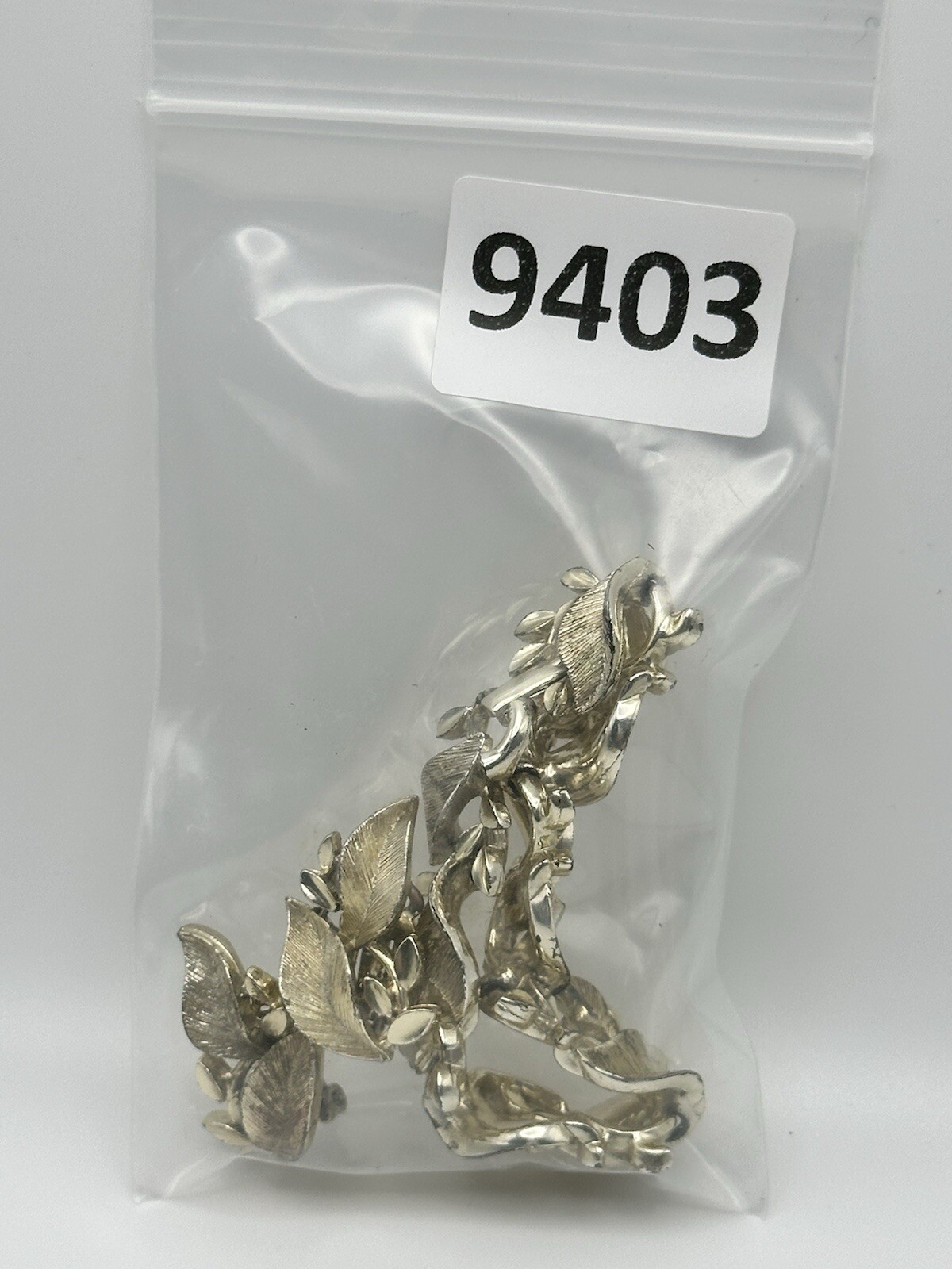 Vintage Lisner Gold Tone Vine Leaf Bracelet And Clip On Earrings Set