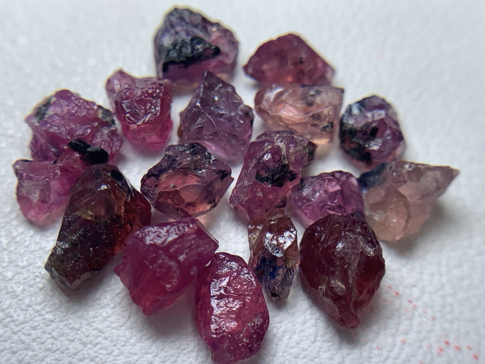 15.10 CRTs Extremely Rare Facet Graf Pink & Blue Color Winza Sapphire Rough Lot