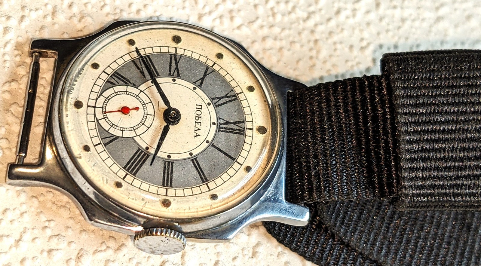 VINTAGE SOVIET RUSSIAN POBEDA (ZIM) WATCH 15 jewels m. 2602