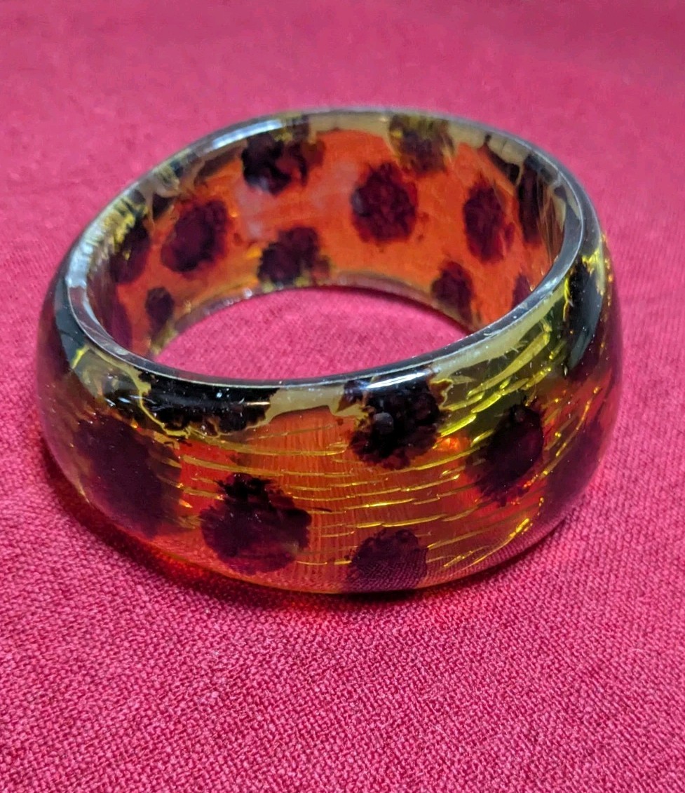 Vintage Bracelet 6 Inch Animal Print Lucite Acrylic Good Condition Asymetrical