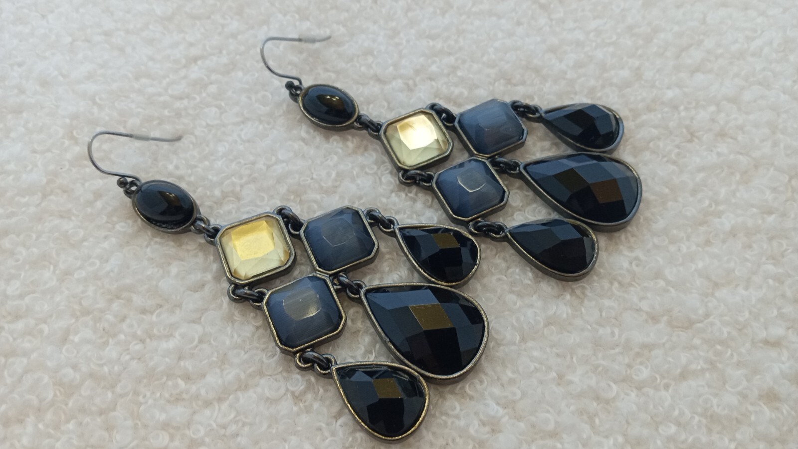 LC Liz Claiborne Chandelier Statement Earrings Black Gray & Yellow Glass 3.5 in