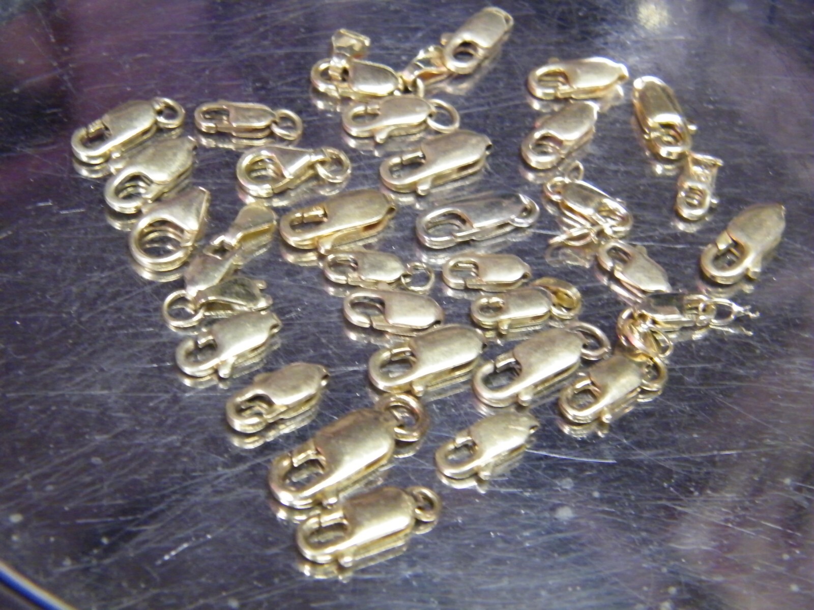 14 kt Solid Gold Lobster Clasps 32 Items 17.0 Grams – 14k