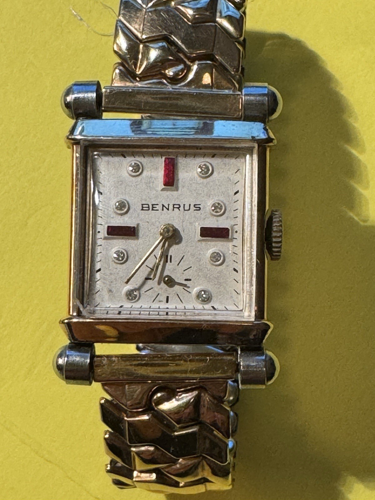 1940’s Men’s BENRUS 17 Jewel Watch, Diamond & Ruby Dial Pristine Condition