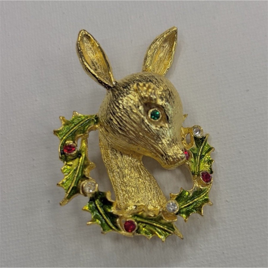 Gold Tone Textured Deer Head Holly Wreath Brooch Pin, Red Green Rhinestones