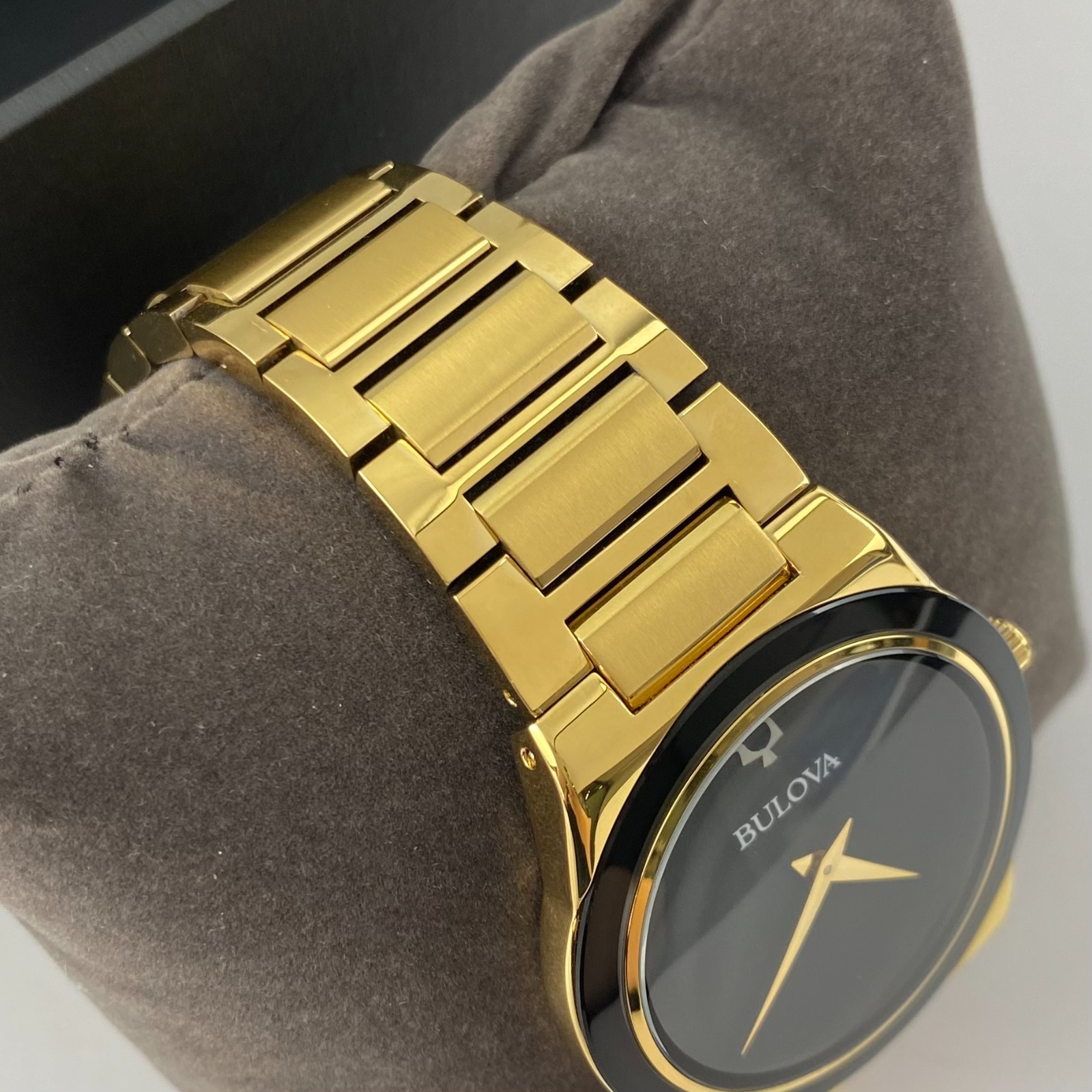 Bulova Modern Millennia 97A183 Men’s Gold Tone Black Dial Quartz Watch 41mm