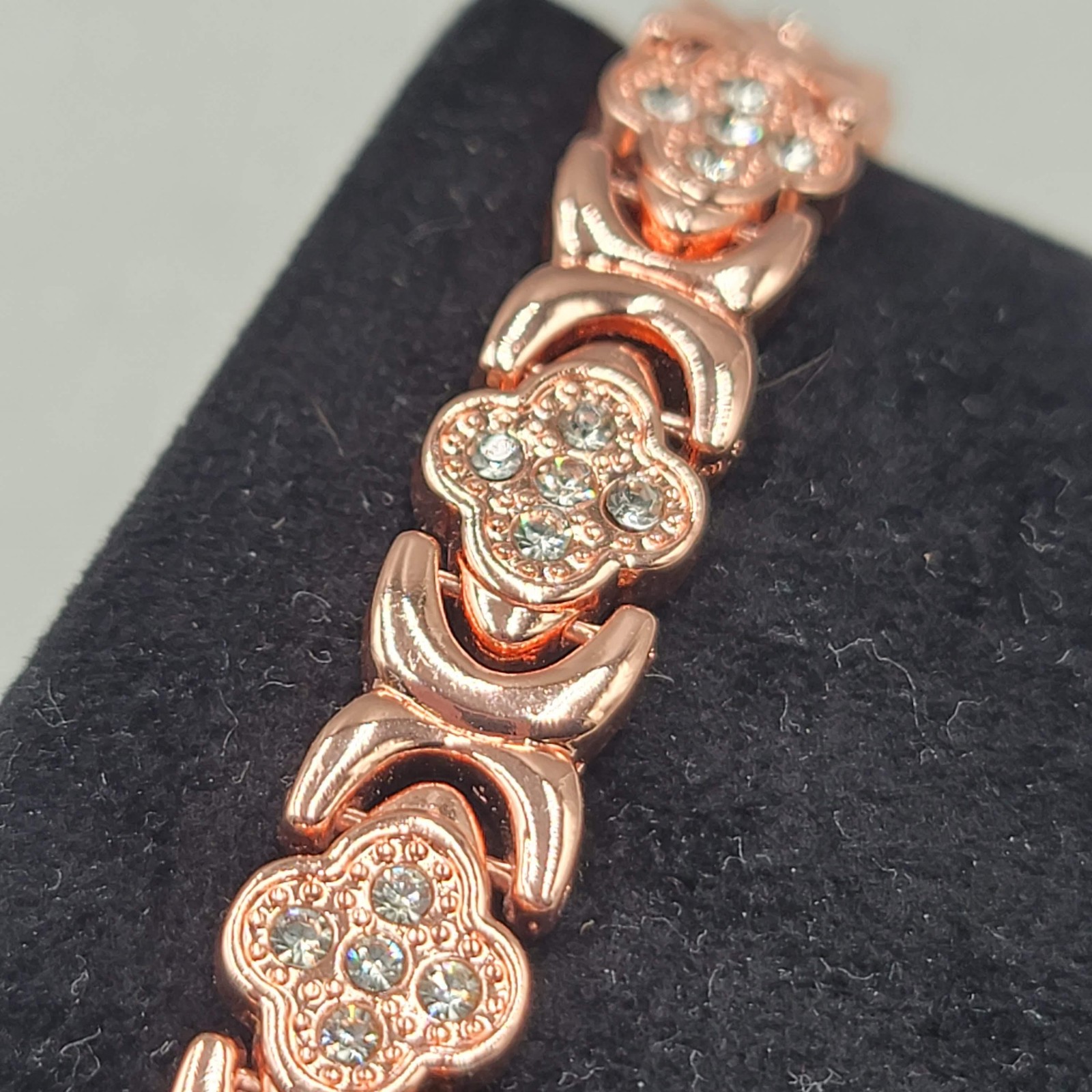 Rose Gold Tone Flower Tennis Bracelet Womens 8.5 In Rhinestone Magnetic Jewelry