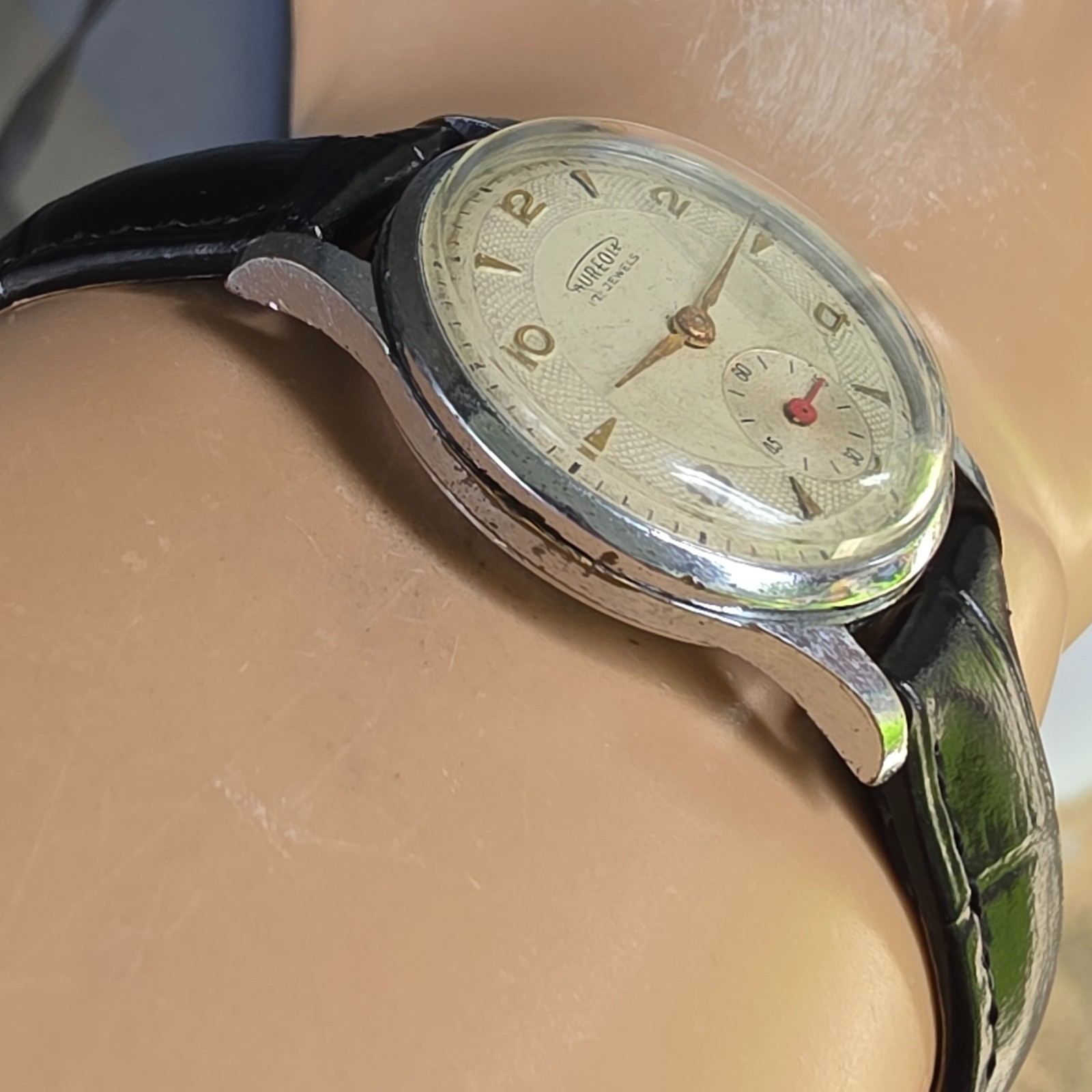 Vintage Aureole men’s manual wind watch Honeycomb Dial swiss made 1940s