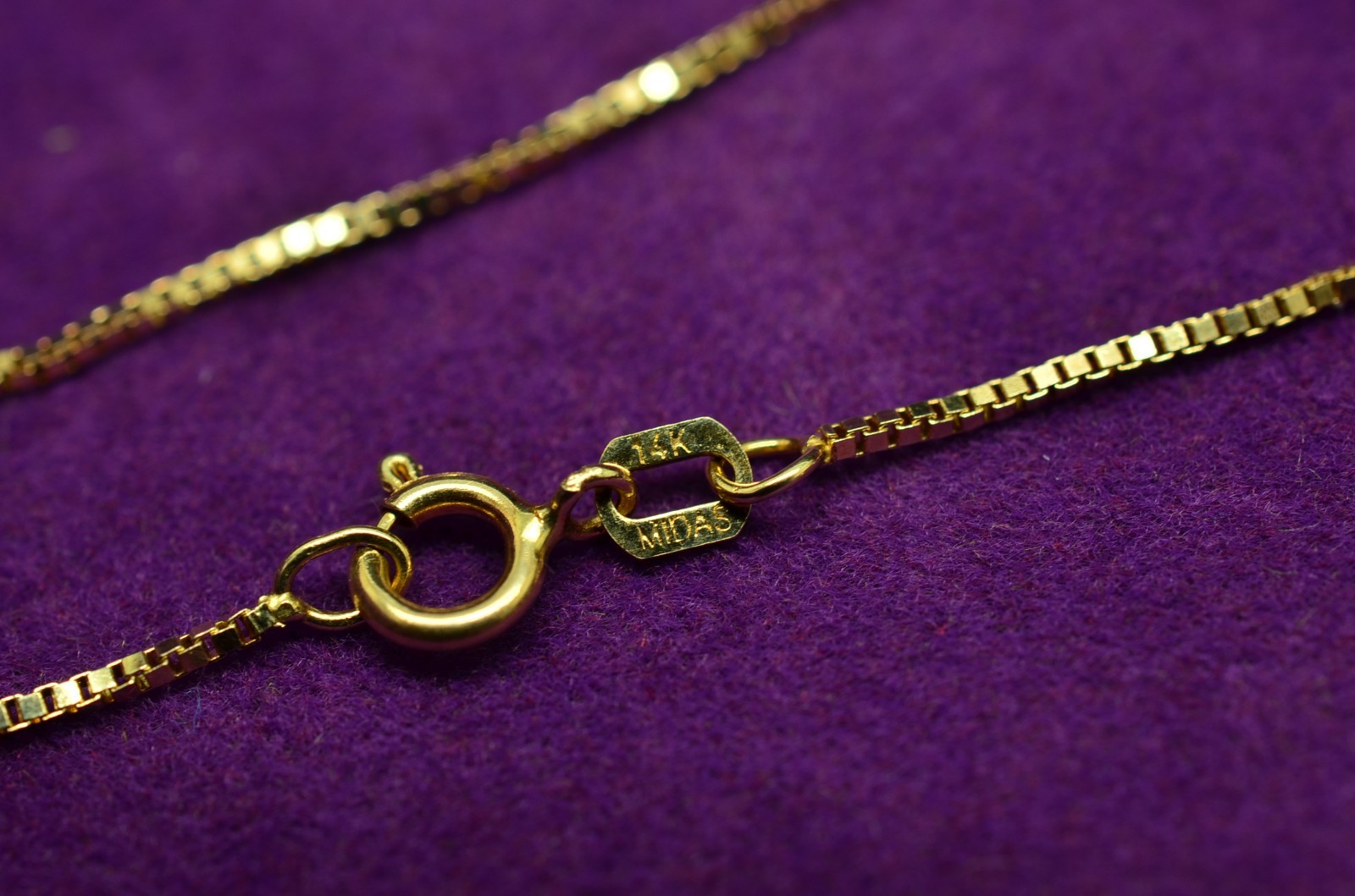 Turkish 18″ 14K Yellow Gold Box Chain Necklace 0.9mm 2.4 grams