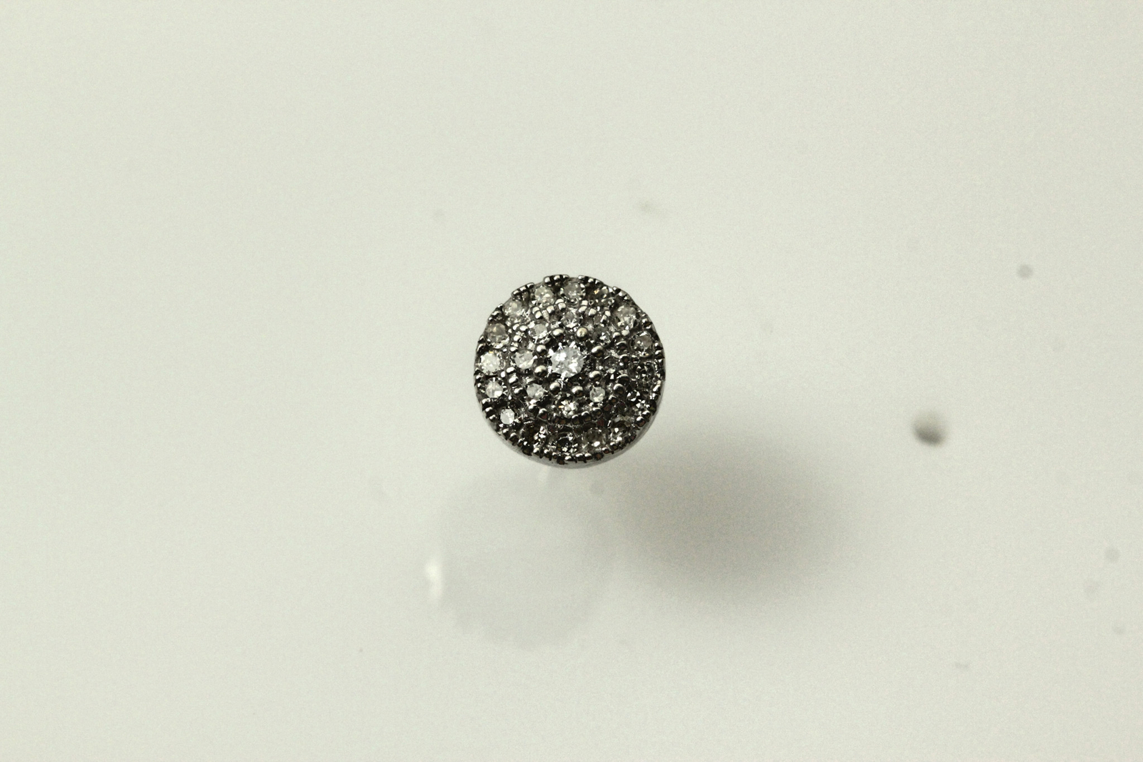 10K White Gold Single Stud Earring with Cubic Zirconia Chips 0.7grams (EAR3372)