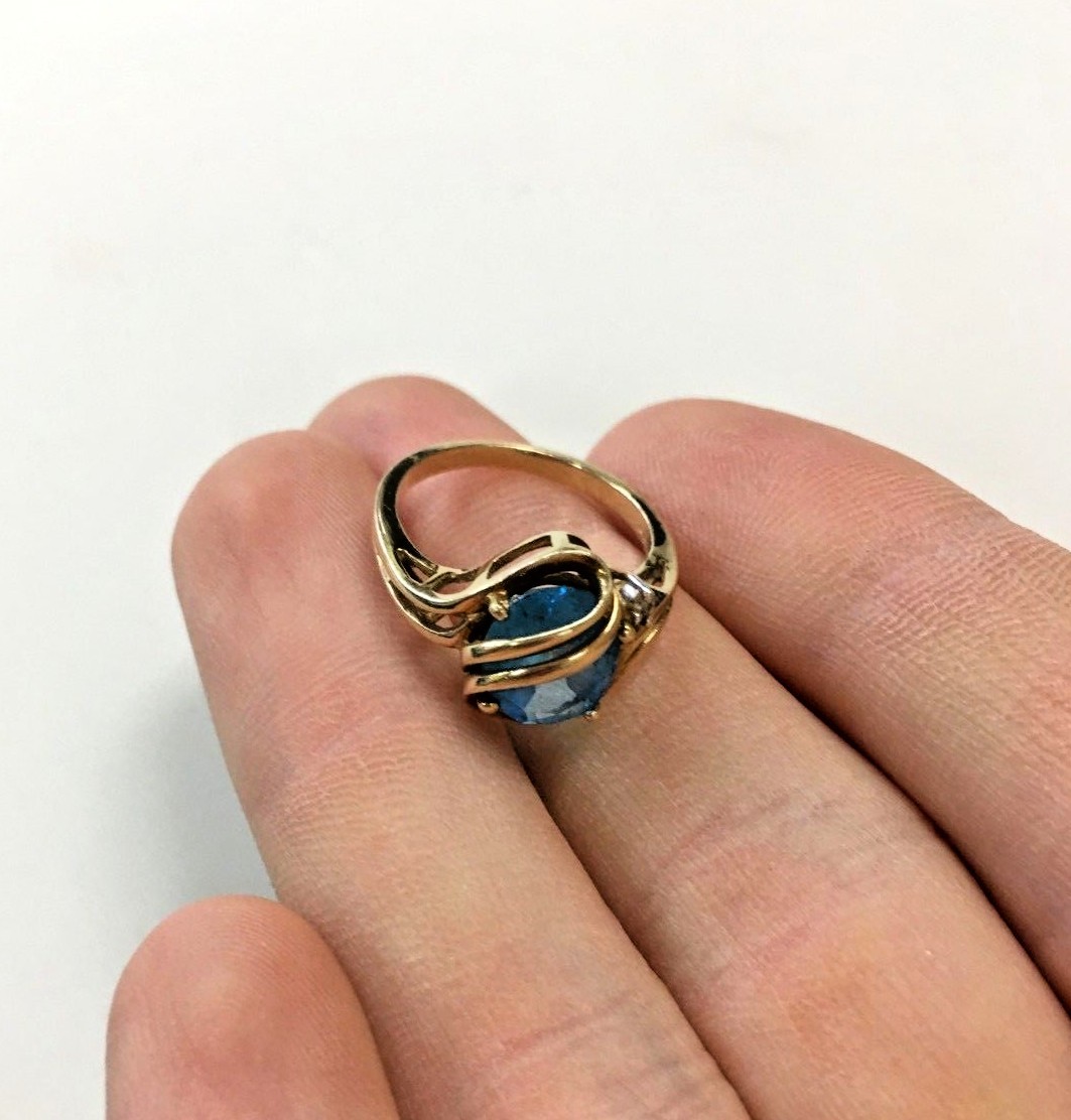 10k Ring with Blue Topaz and Diamonds Size: 6.25