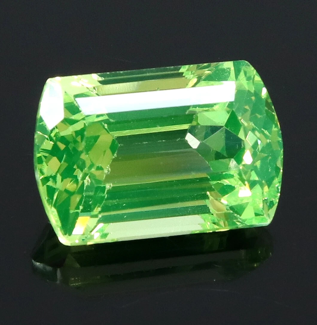 10.75 Carats Green Peridot Cushion Cut Natural Pakistani Loose Gemstone