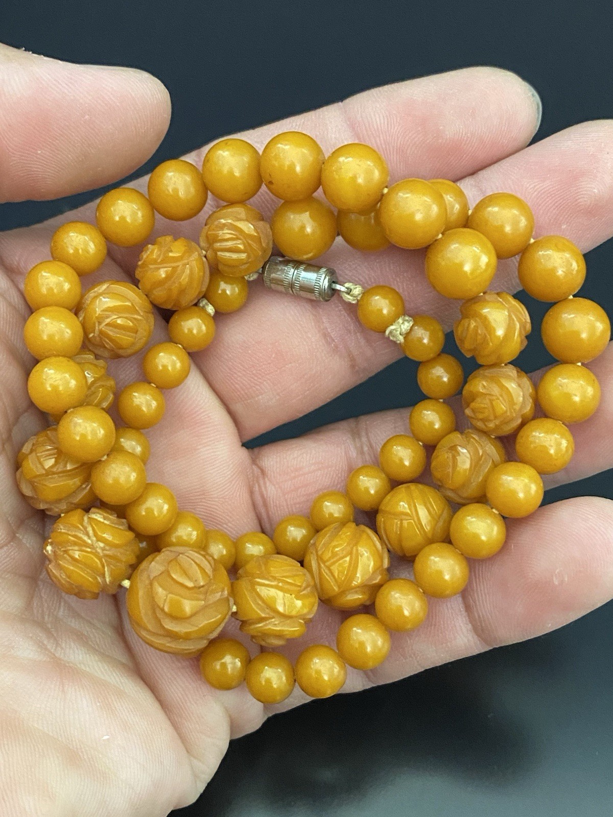 Carved Egg Yolk Butterscotch Amber Bakelite Graduated Bead 21″ Necklace 26.3g