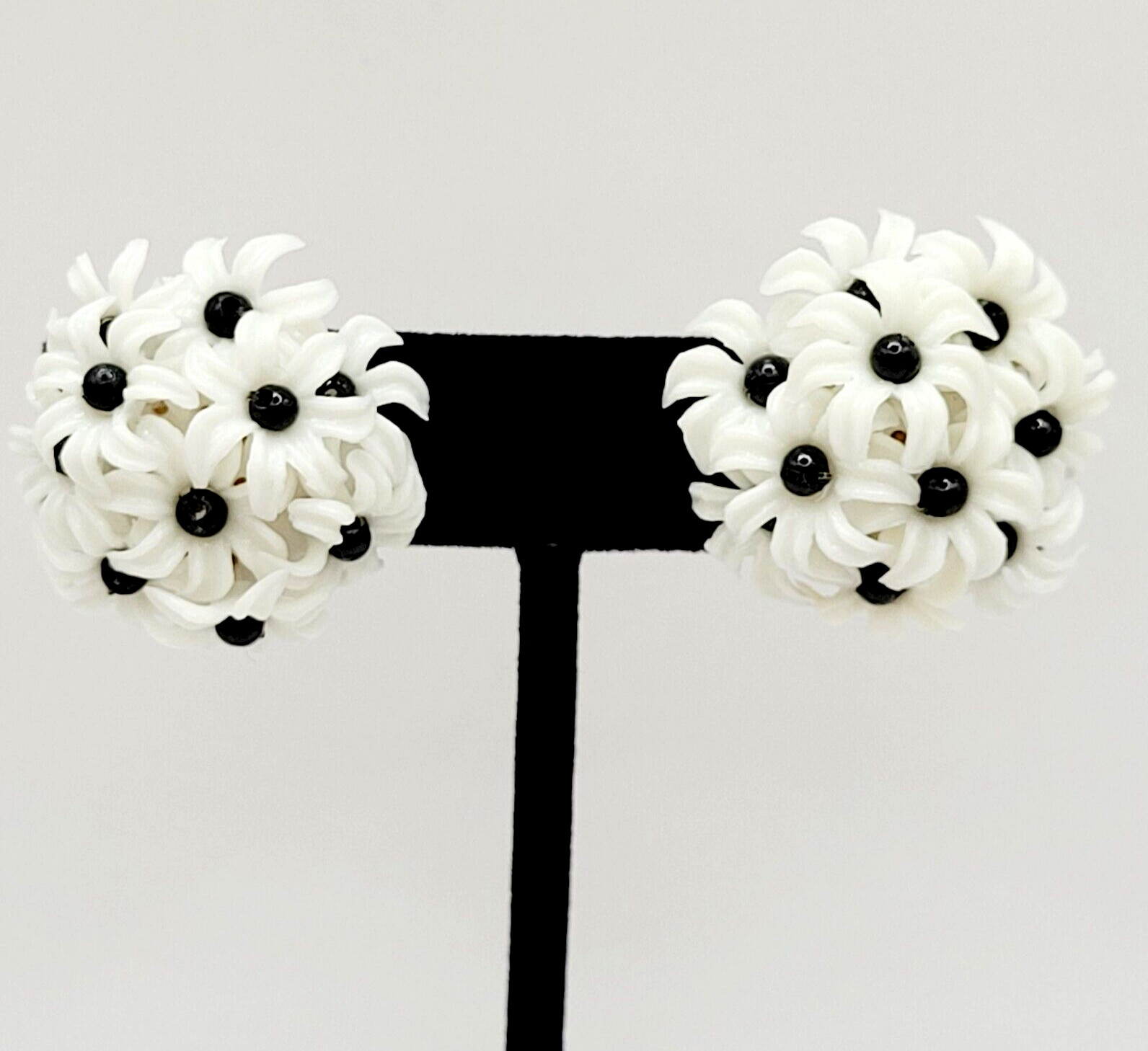 White Black Petaled Daisy Flower Plastic Metal Clip On Earrings 1960s Hong Kong