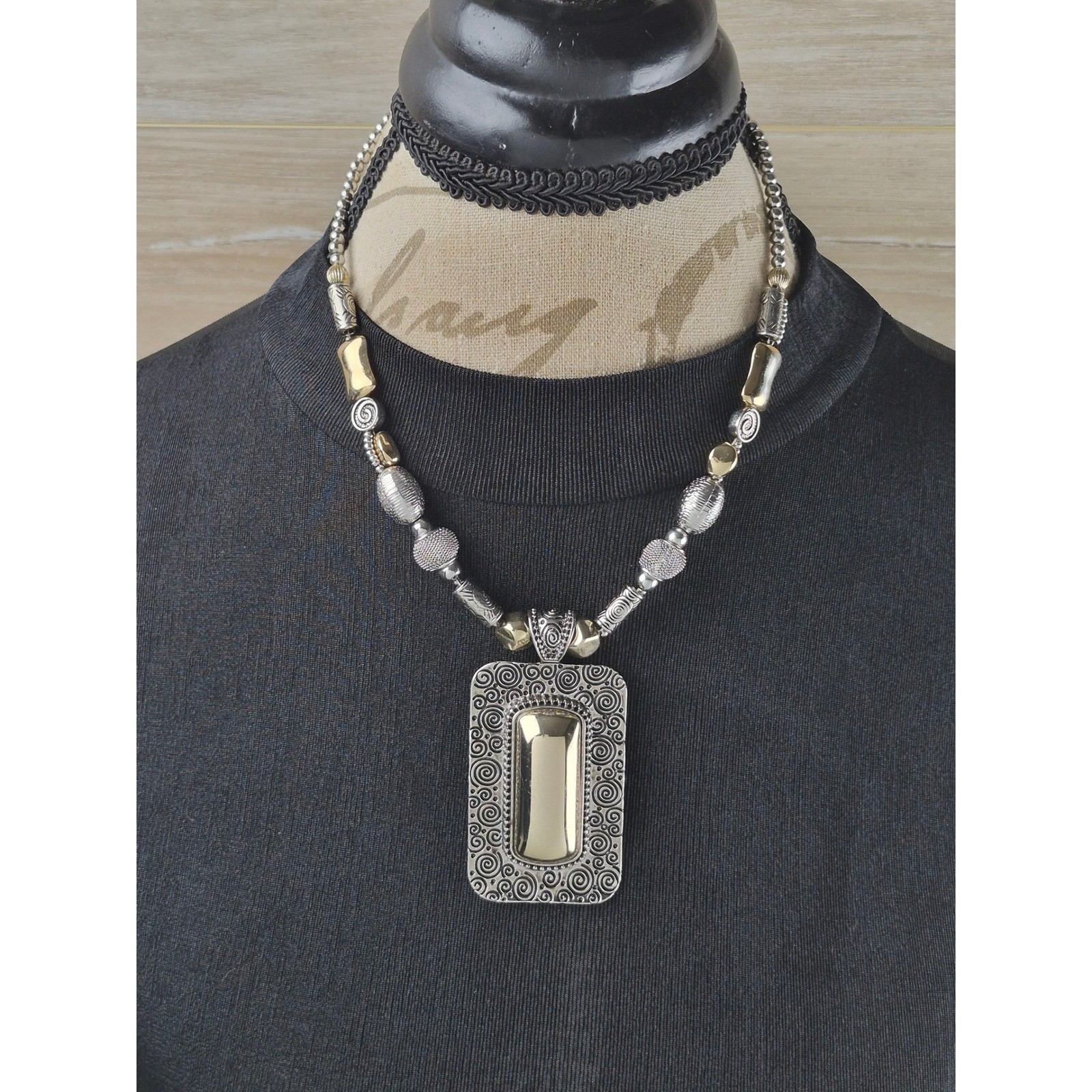 Chico’s Pendant Necklace Women OS Silver Gold Excellent Mixed Metal Chunky Swirl