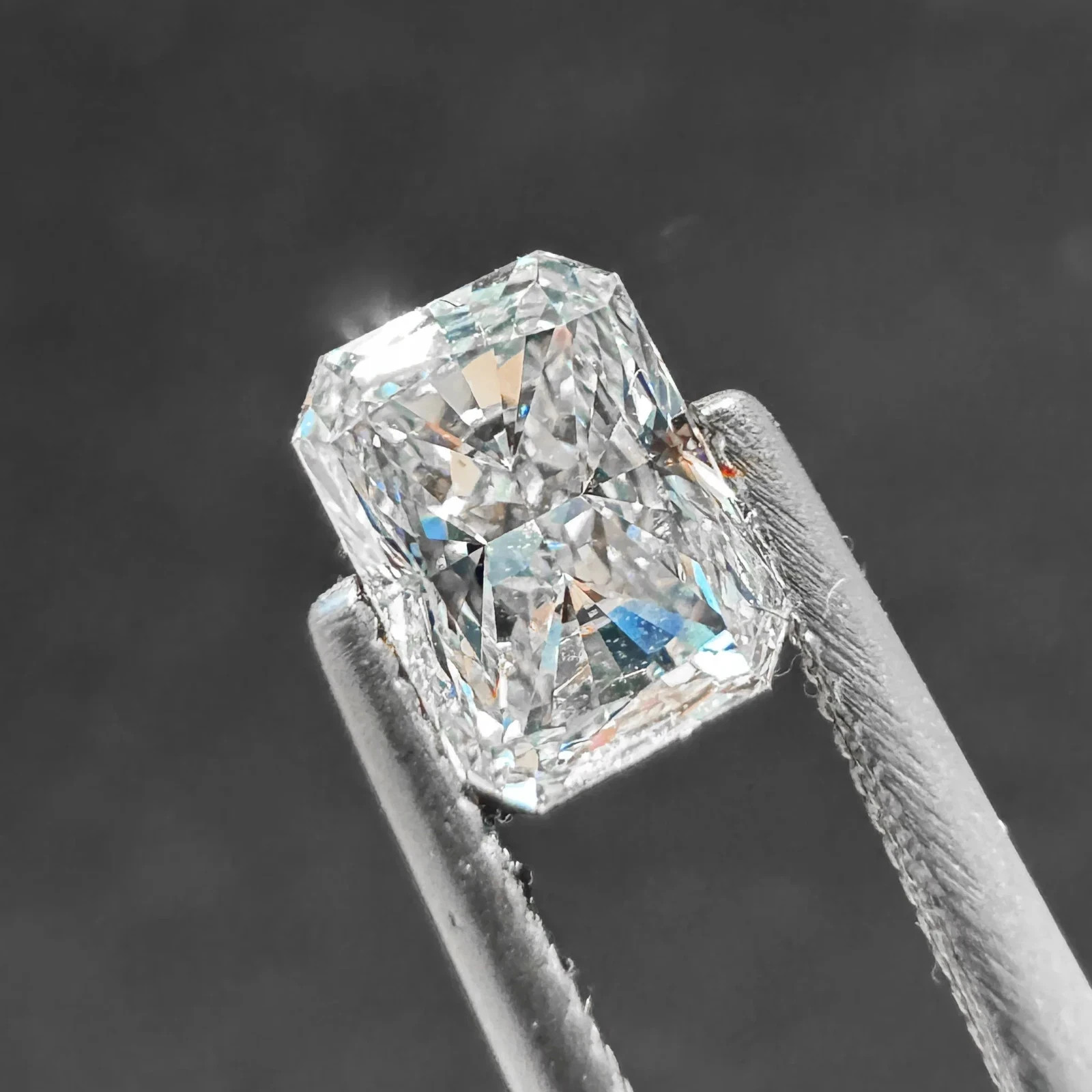 Lab Grown CVD Diamond 1.00 Ct Radiant Cut D Color, VGTL Certified Loose Diamond