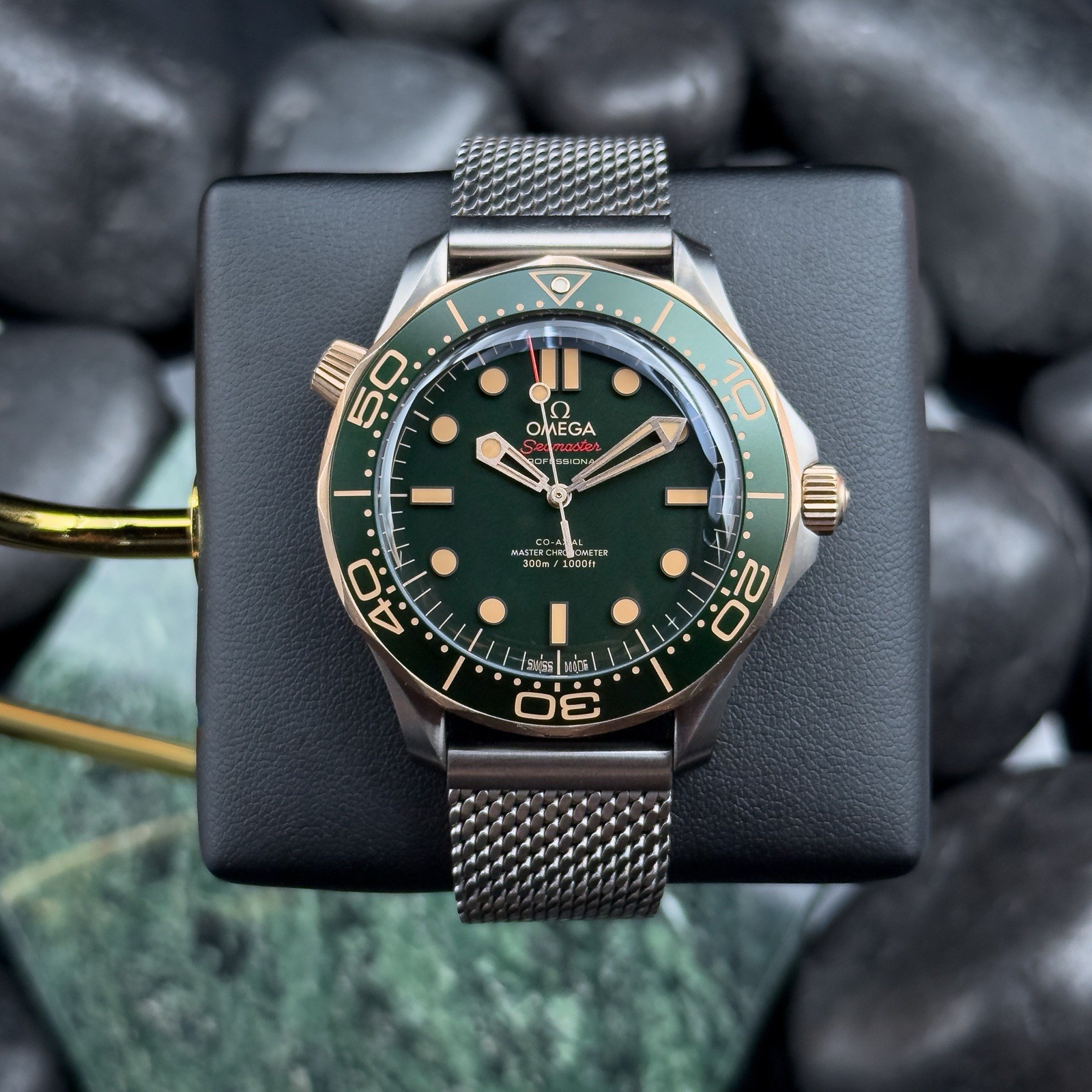Omega Seamaster Diver 300M Titanium Bronze Gold 210.90.42.20.10.001 2025 B&P