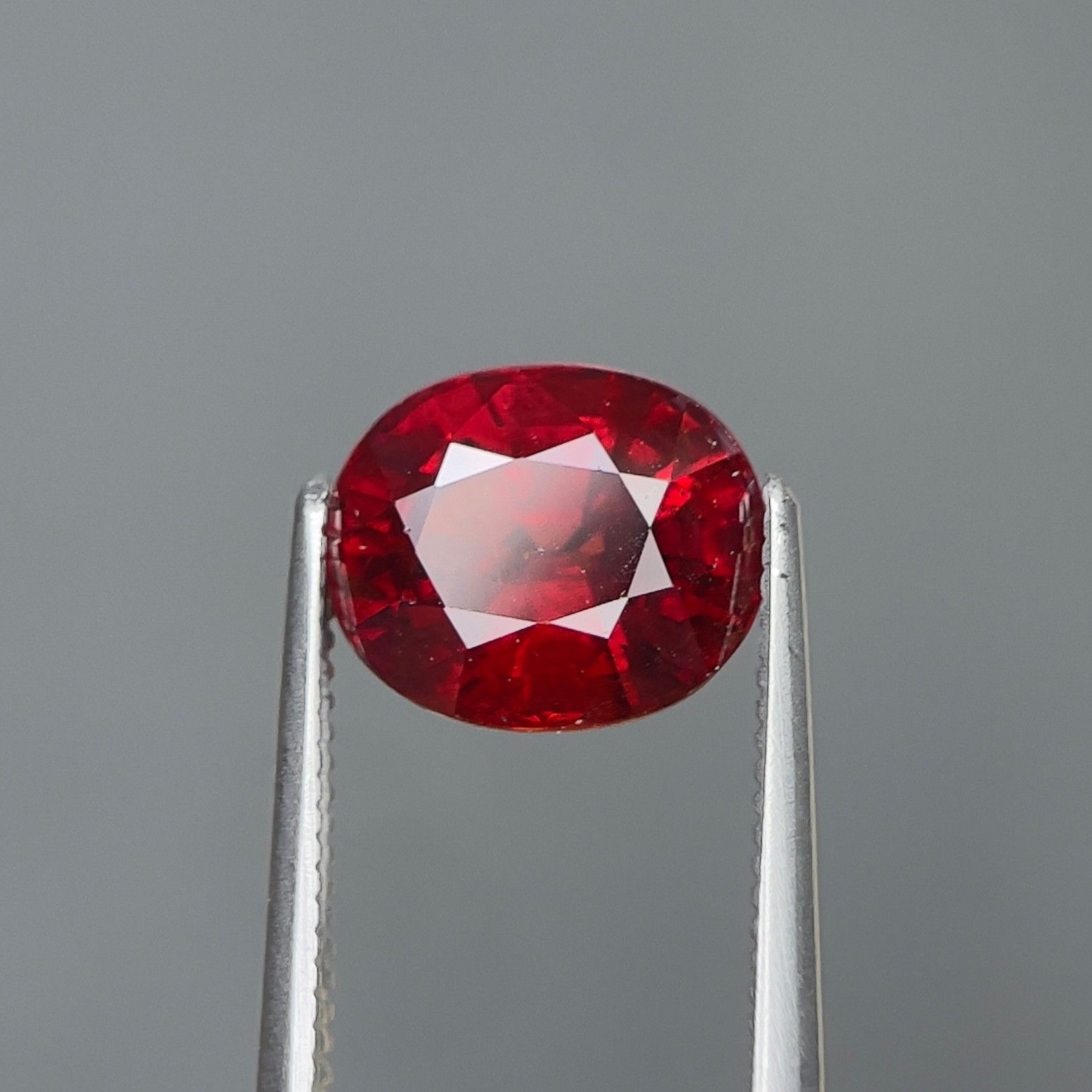 Natural Spessartite Garnet 3.29 ct / Madagascar