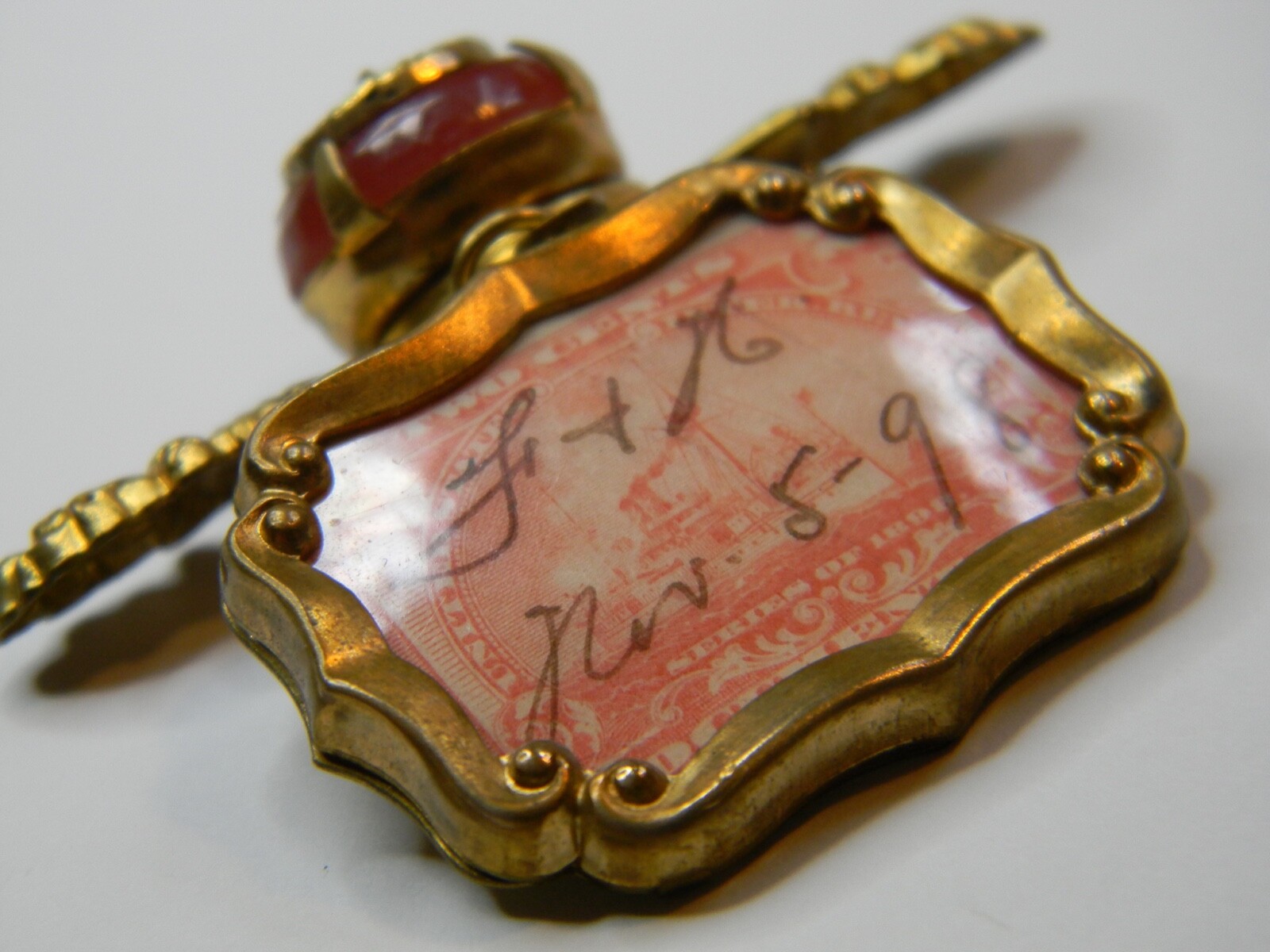 1898 19C VINTAGE 2 CENT DOCUMENT STAMP GOLD PLATED ORNATE BROOCH PIN PENDANT