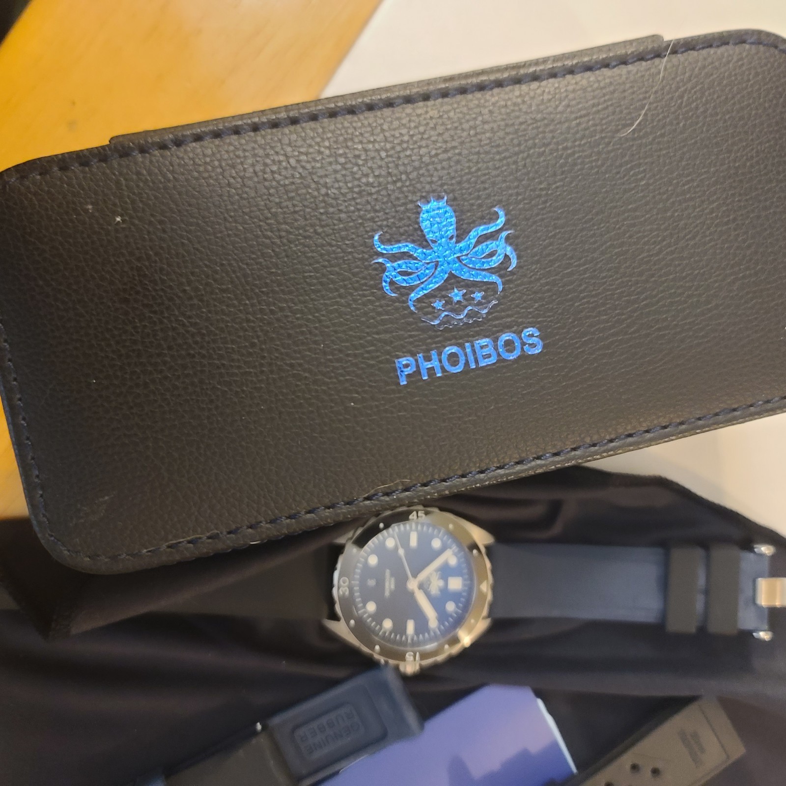 Phoibos Eagle Ray PY017A 41mm Automatic DIve Watch 300m WR Blue Black Gradient