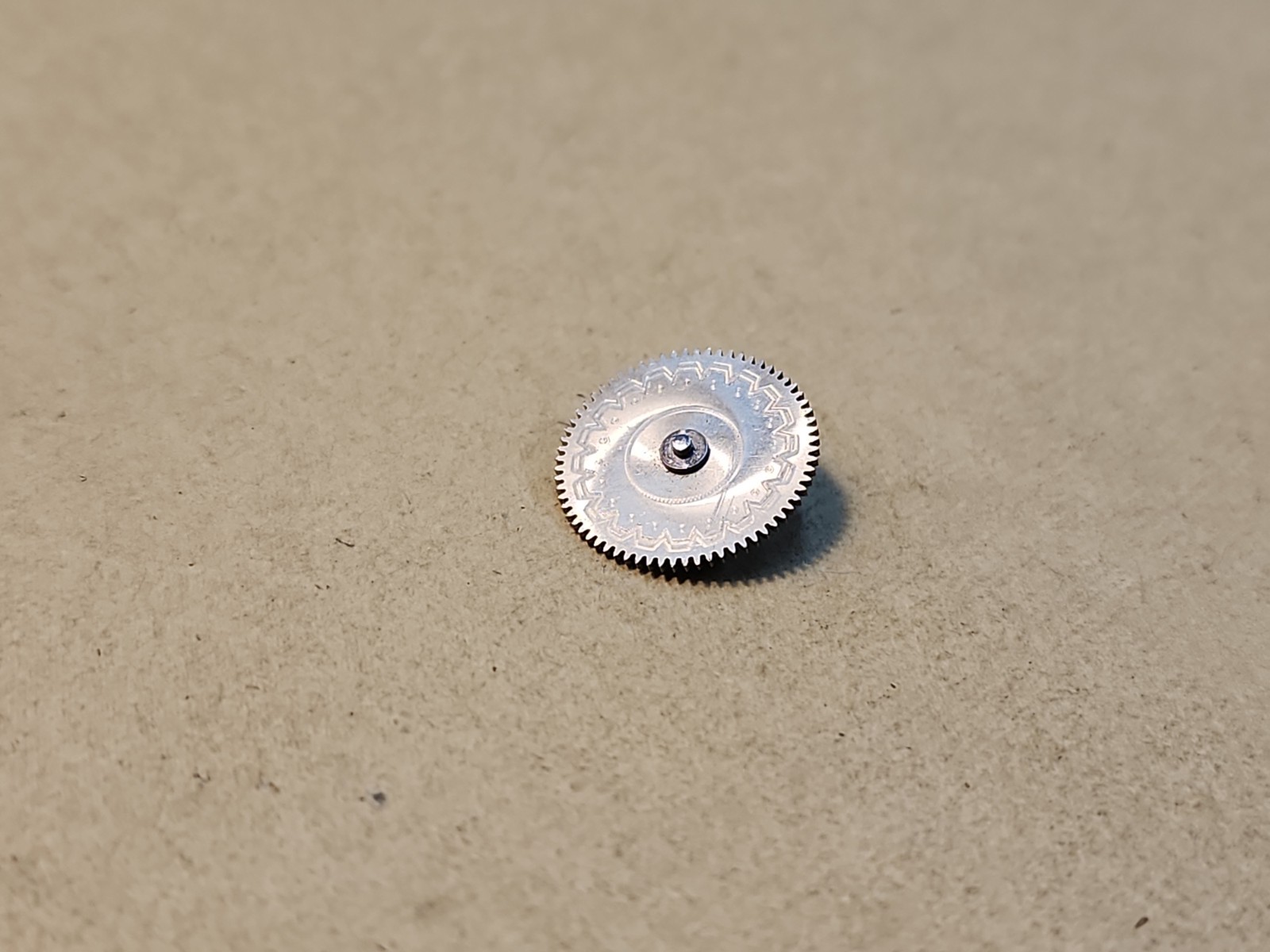 Pocket Watch Fancy Mainspring Barrel Cover W/Arbor 13.7mm Diameter