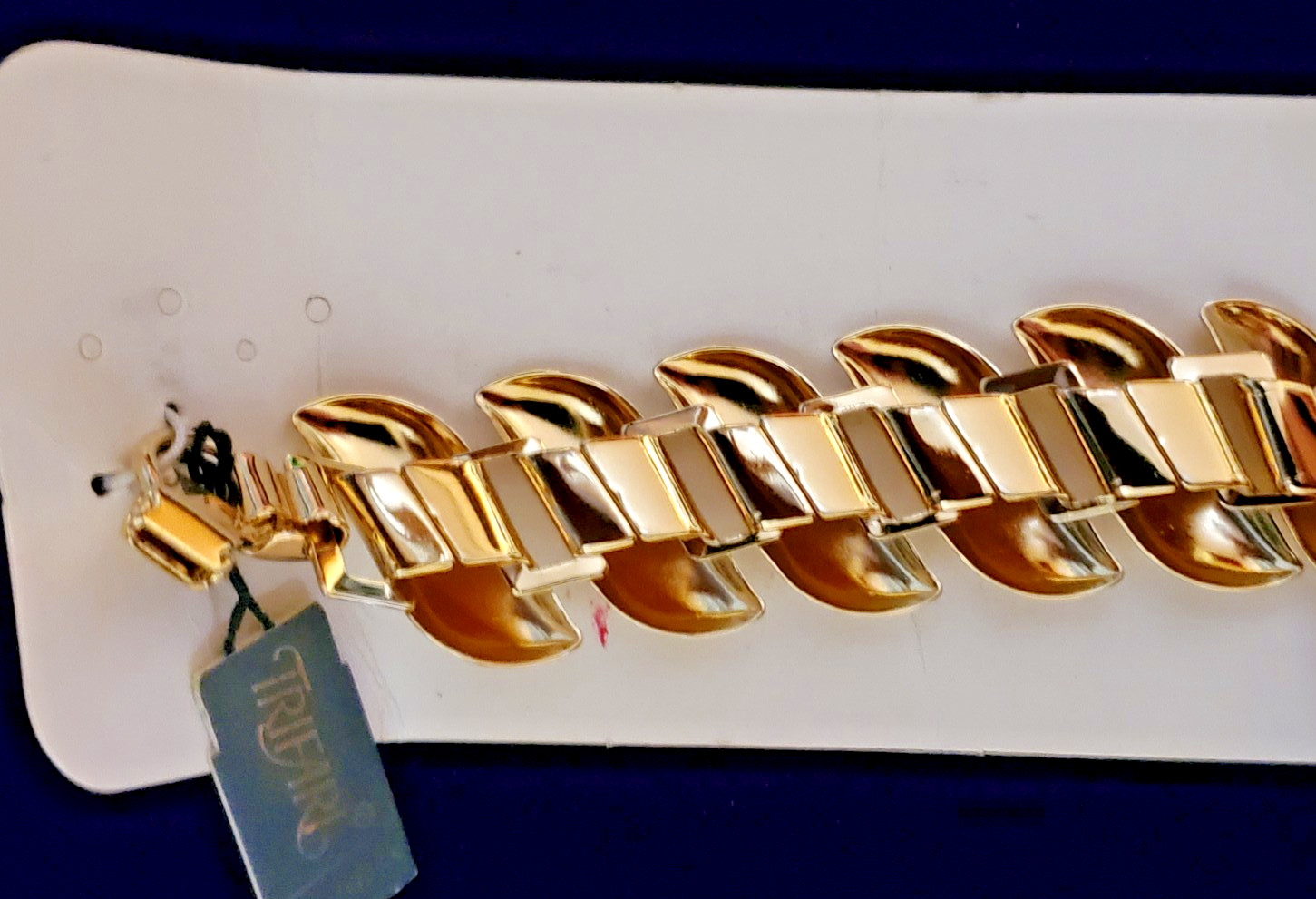 Vintage Crown Trifari Bracelet Brushed Gold Tone Abstract Bracelet Links 7.25 in