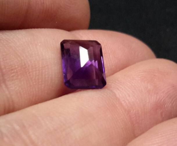 2.50 ct FLUORITE Faceted Gemstone 9x7x4.5 mm