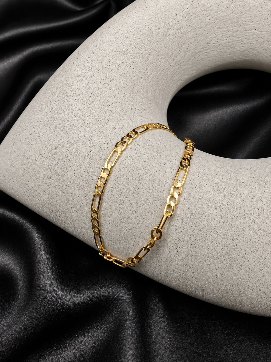 FIGARO CHAIN ANKLET IN GOLD COLOR