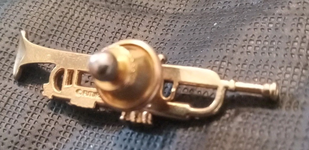 FUTURE PRIMITIVE USA Vintage Gold Tone Trumpet Lapel Pin Brooch