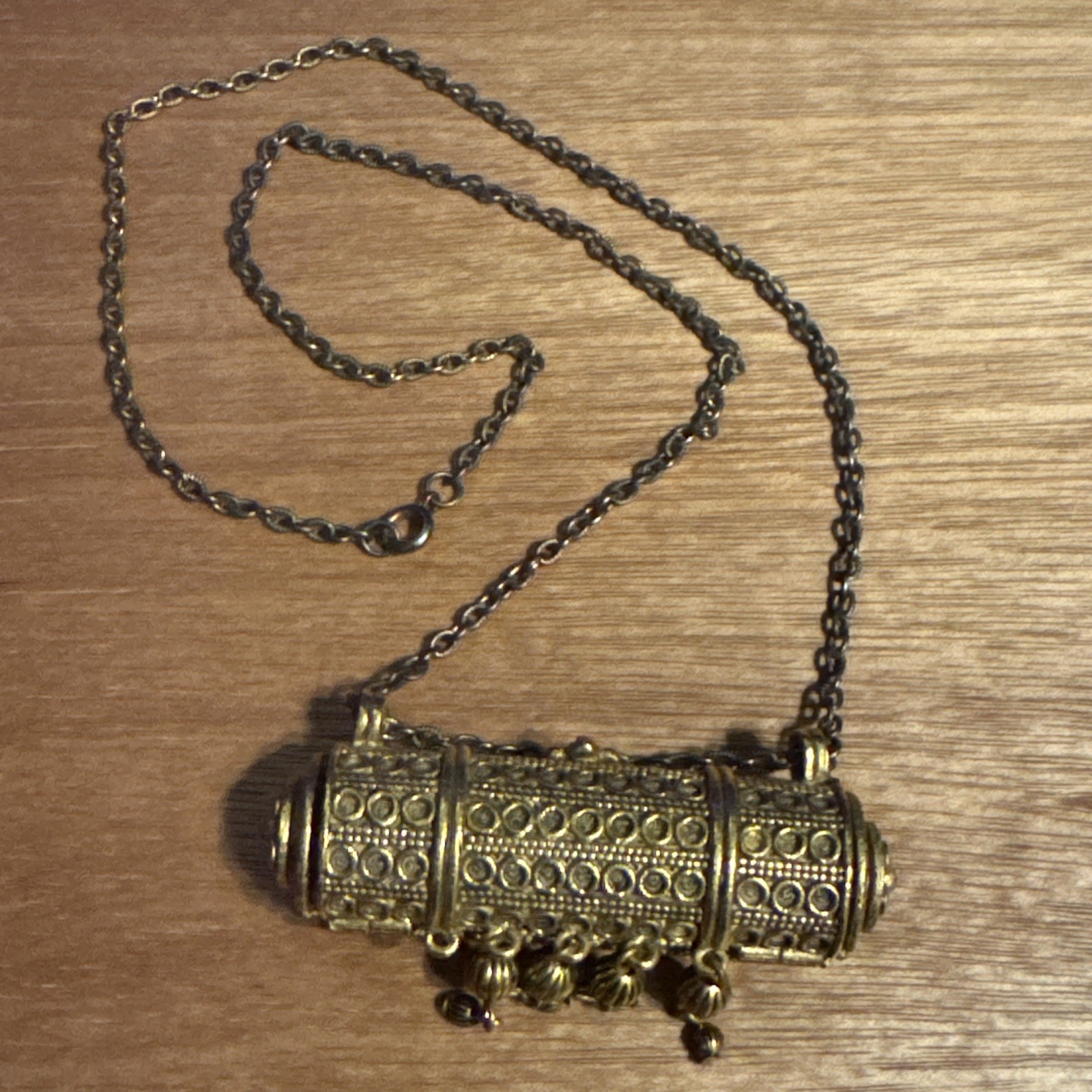 Vintage Estee Lauder Youth-Dew Perfume Necklace Gold Filigree Pendant READ DESC