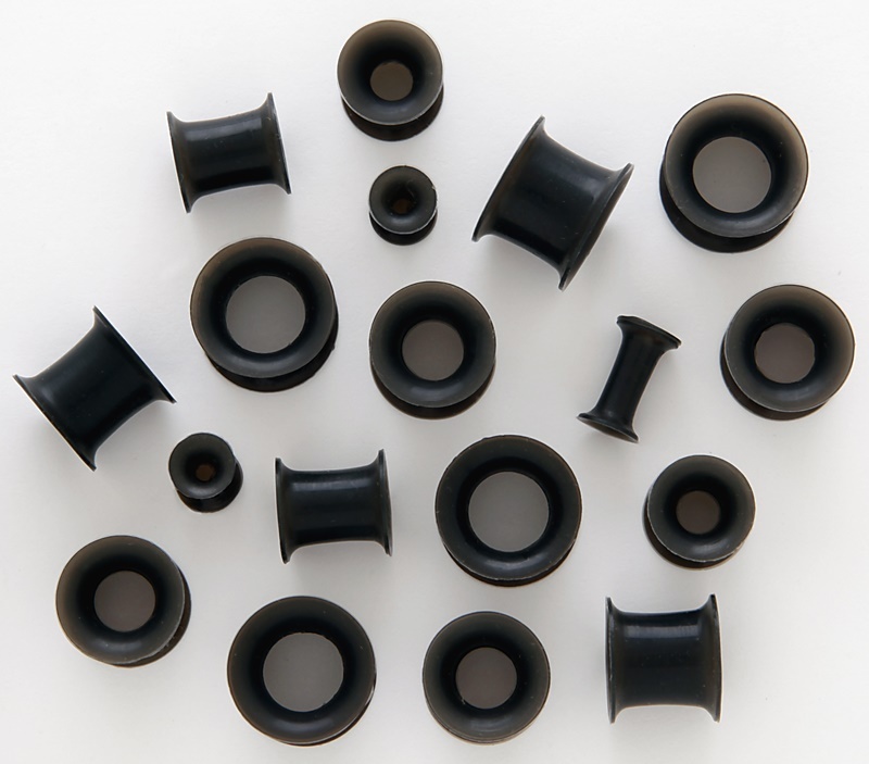1 Pair Black Flexi Silicone Ear Skin Tunnels 00g 10mm Plugs Gauges Piercings 573