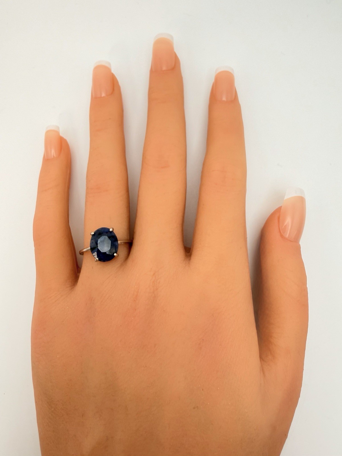 Sterling Silver 925 Blue Spinel Size 7, 1.95g
