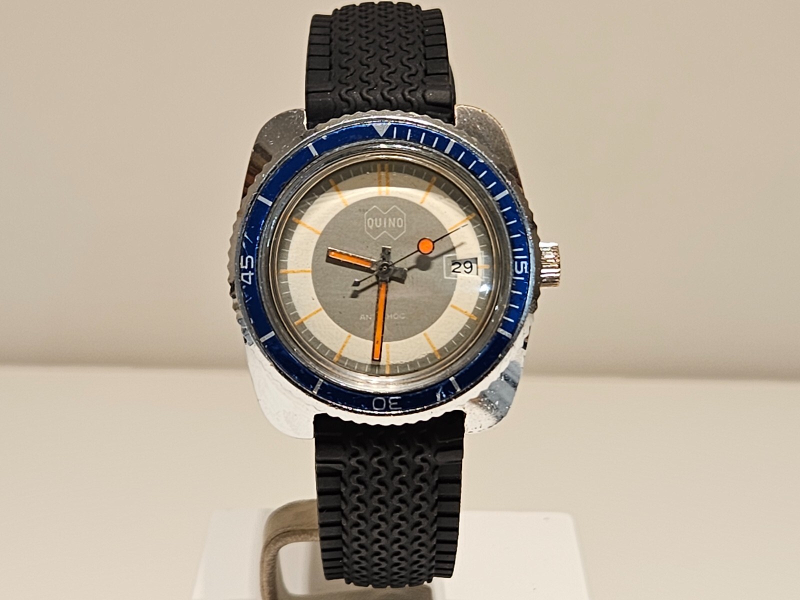 VINTAGE COLLECTIBLE SPORT DIVER STYLE FRANCE MECHANICAL MEN’S WATCH “QUINO” 17J.