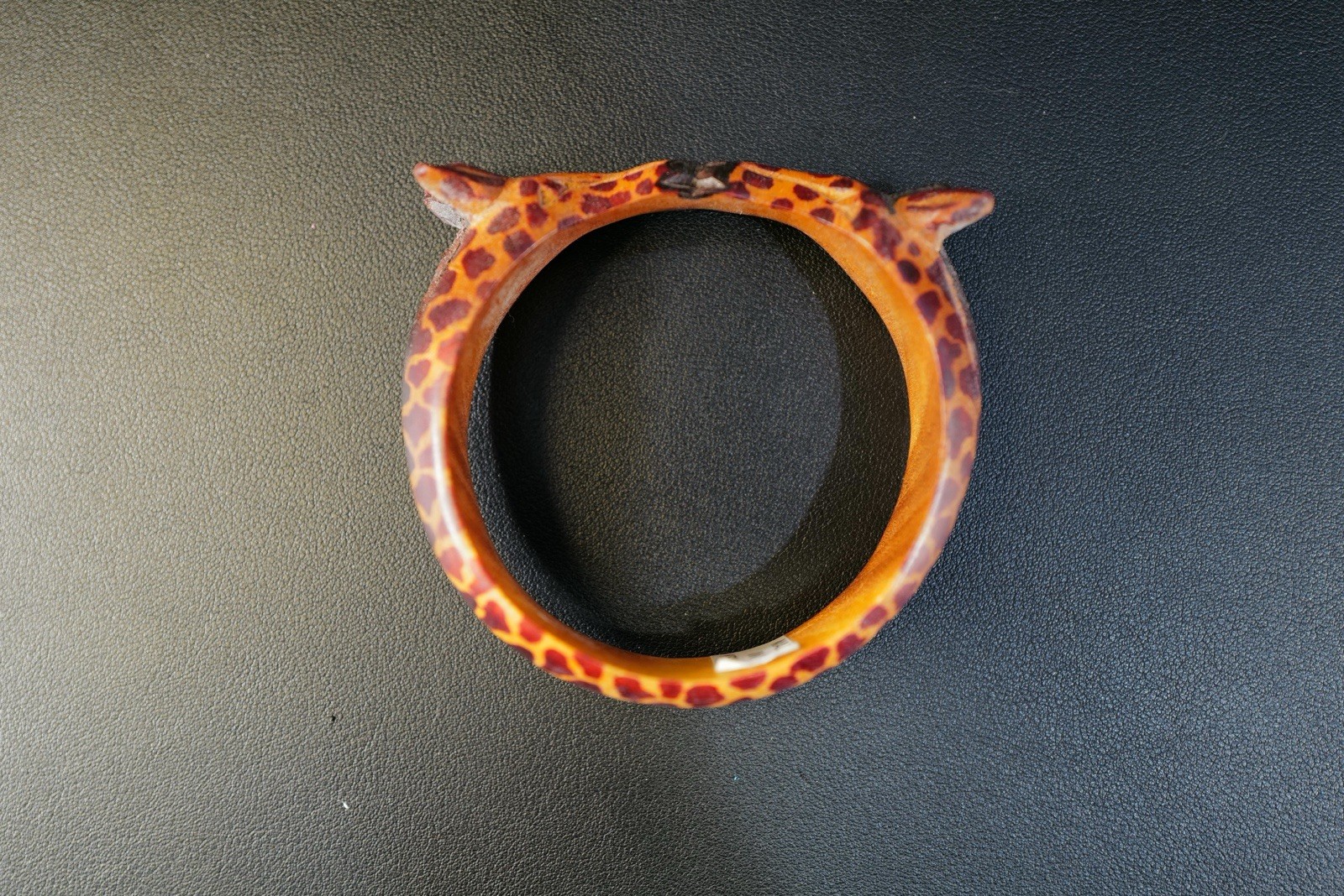 Kenya Carved Giraffe Bangle Bracelet Safari Animal Statement 2.75” Dia African