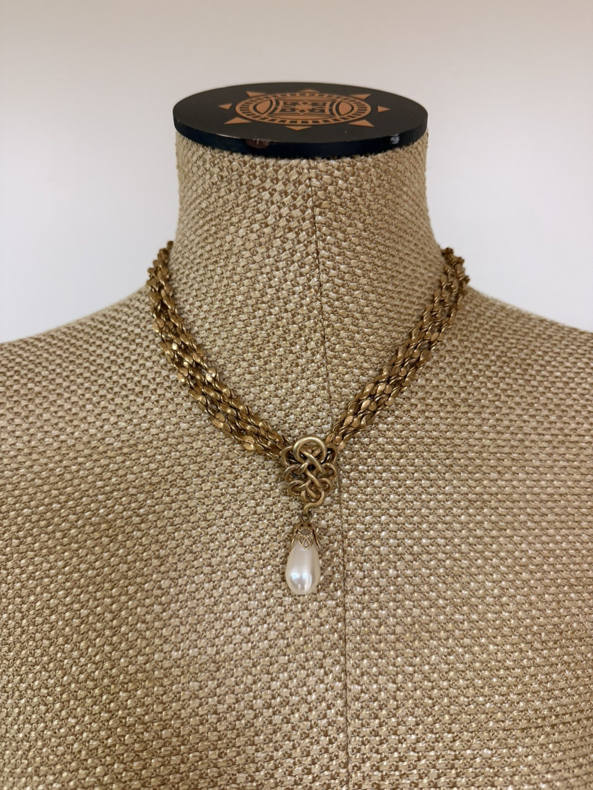 Vintage 16″ Donna Karan DKNY 1980s Gold Metal Necklace with hanging pearl